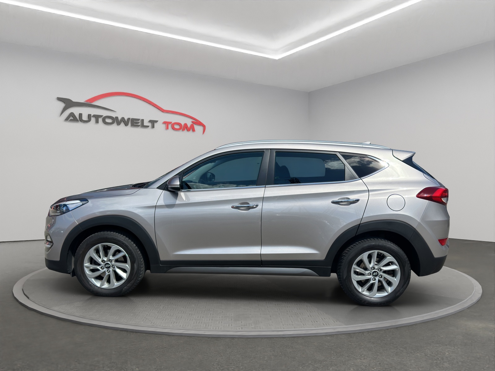 HYUNDAI Tucson 2.0 CRDI Plena 4WD Automatic-image-1