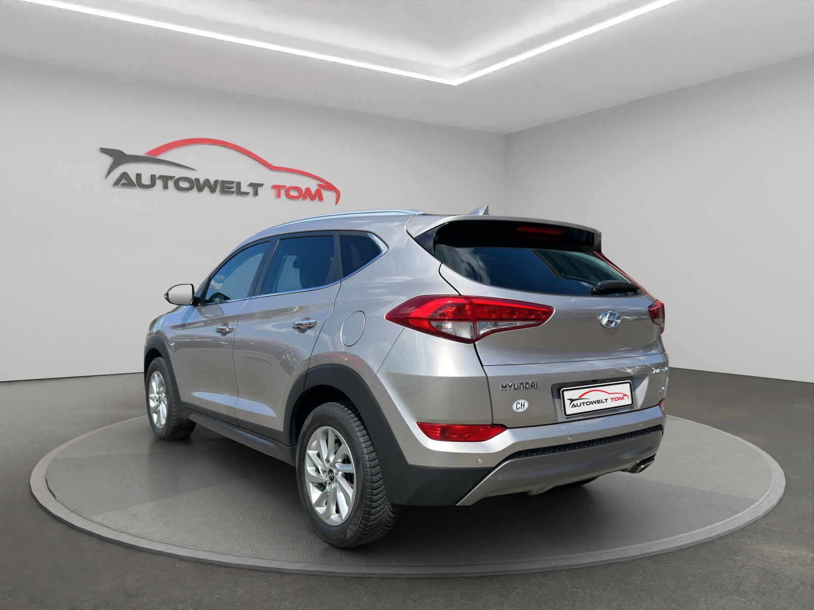HYUNDAI Tucson 2.0 CRDI Plena 4WD Automatic-image-2