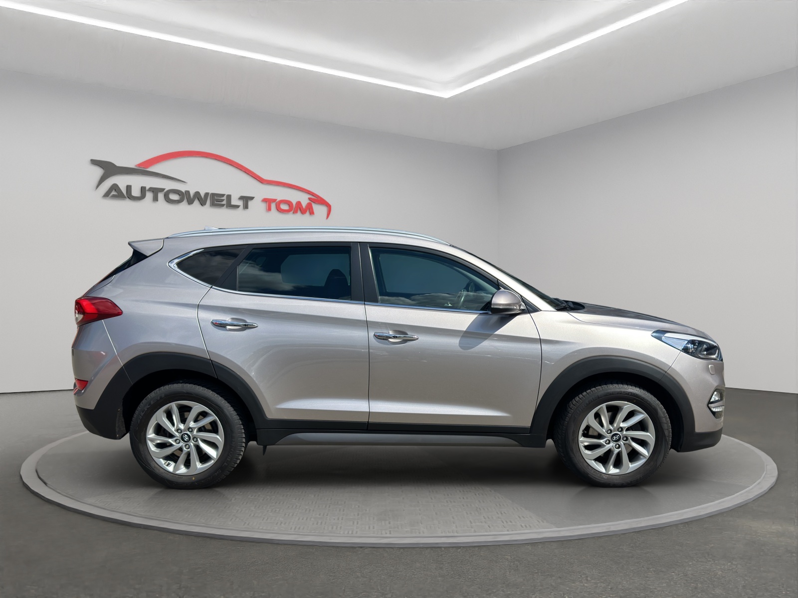 HYUNDAI Tucson 2.0 CRDI Plena 4WD Automatic-image-5