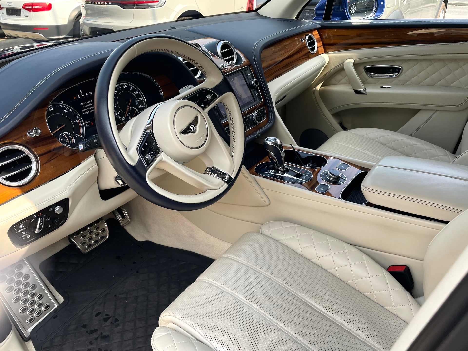 BENTLEY Bentayga V8 Diesel-image-3