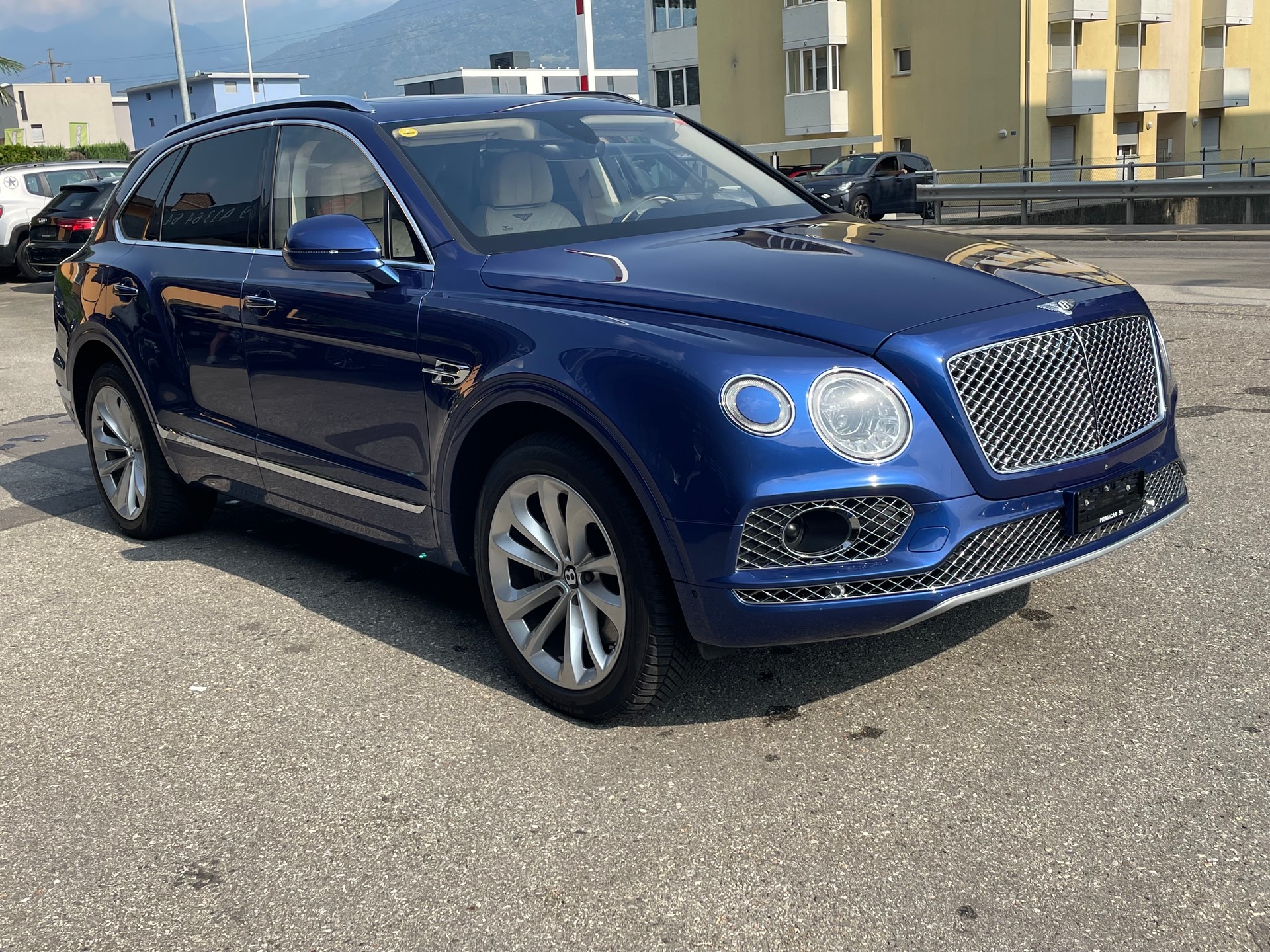 BENTLEY Bentayga V8 Diesel-image-13