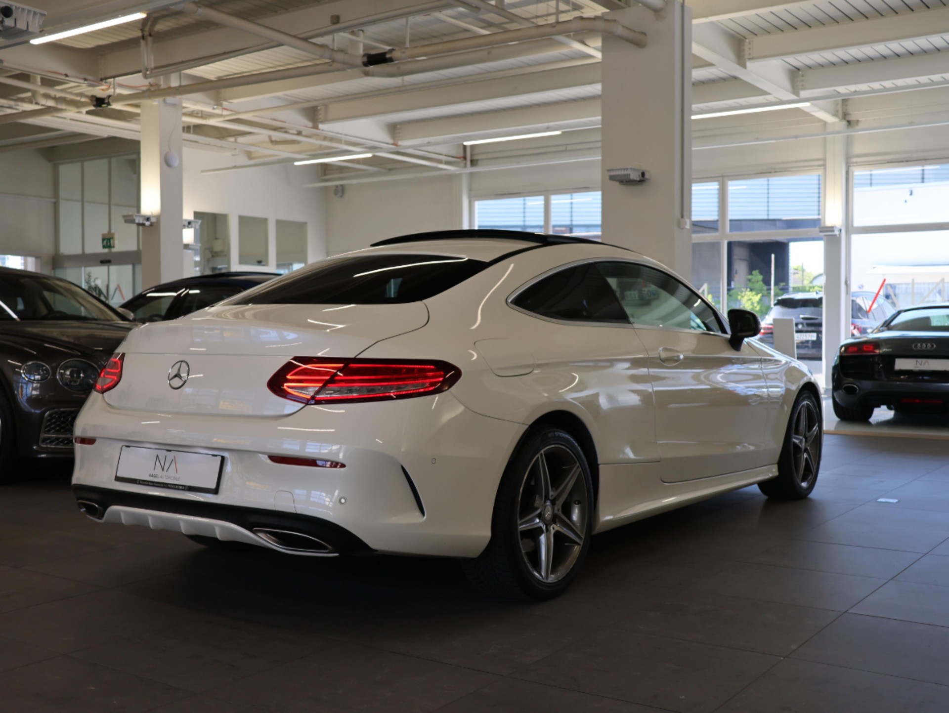 MERCEDES-BENZ C 200 AMG Line Coupé 7G-Tronic *Burmester* *Panorama* *Sitzheizung*-image-4