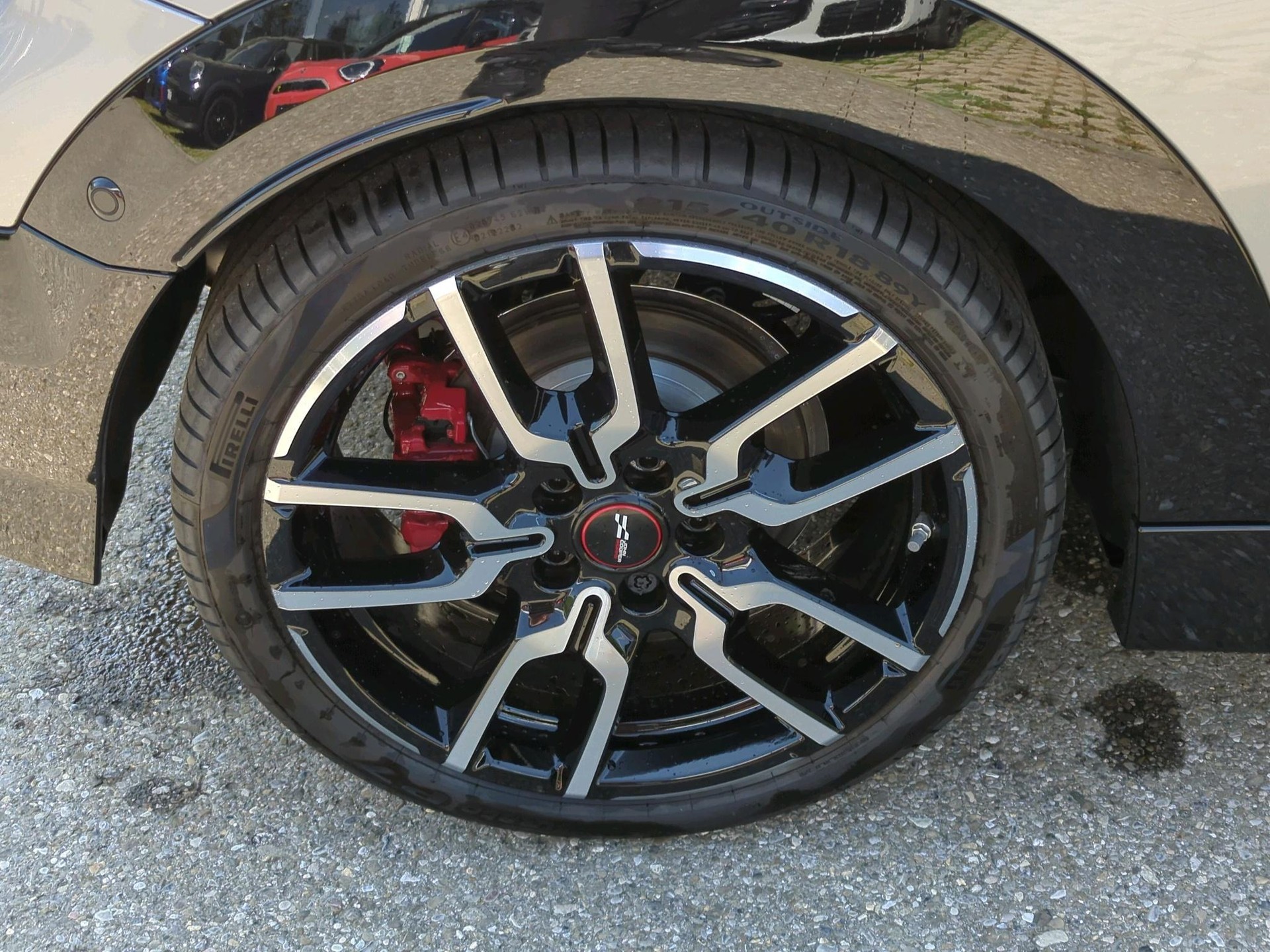 MINI John Cooper Works Cabrio-image-6