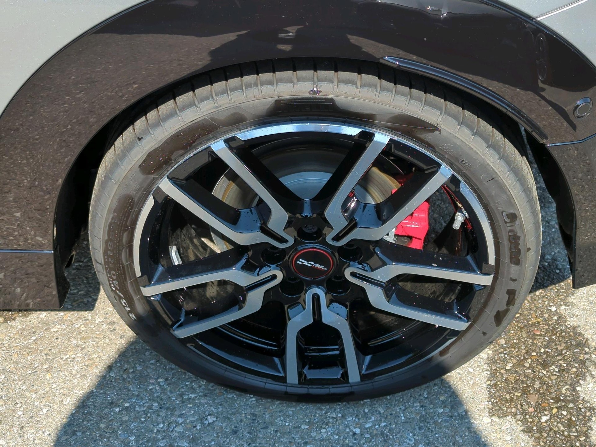 MINI John Cooper Works Cabrio-image-9