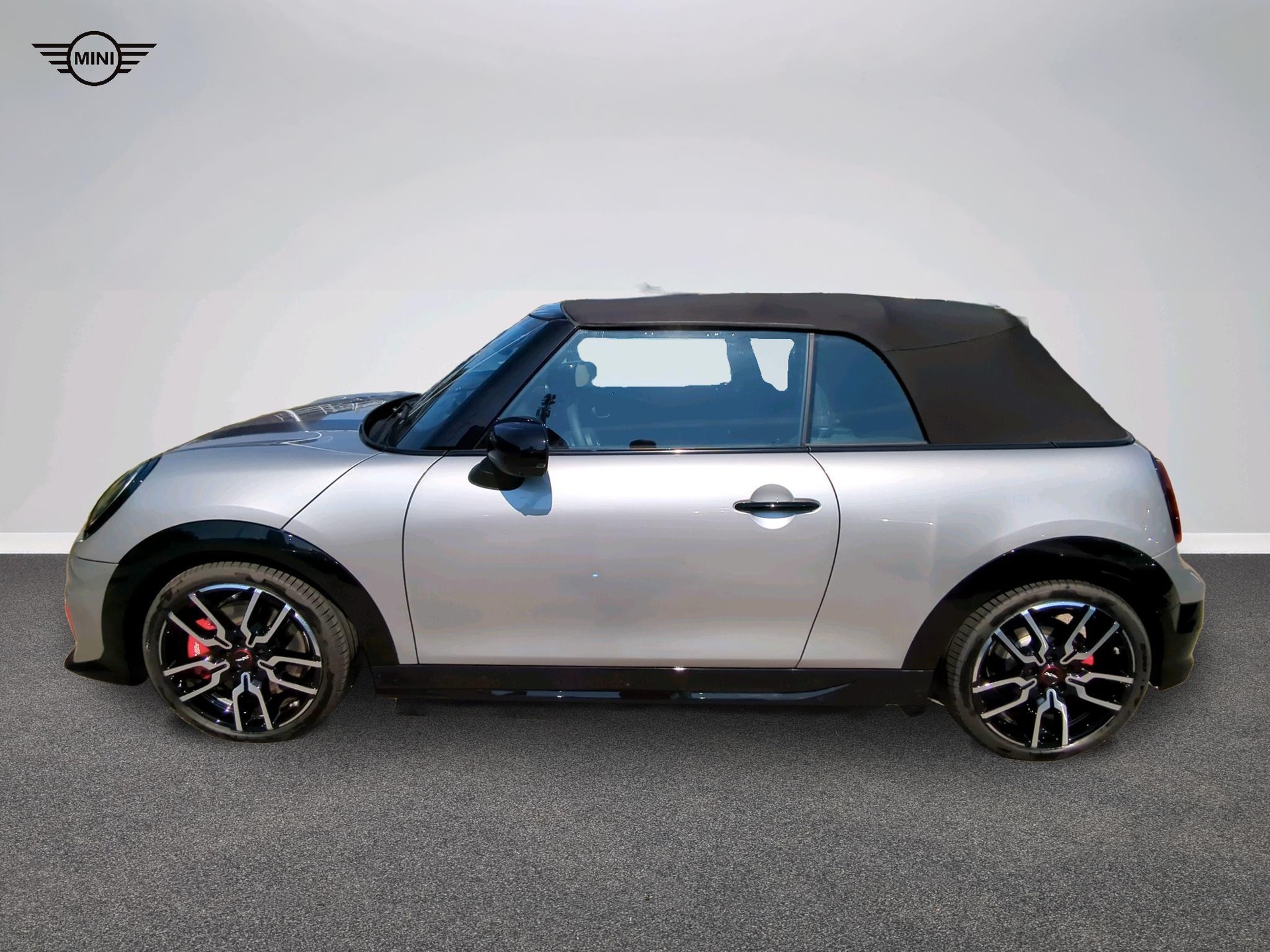 MINI John Cooper Works Cabrio-image-1