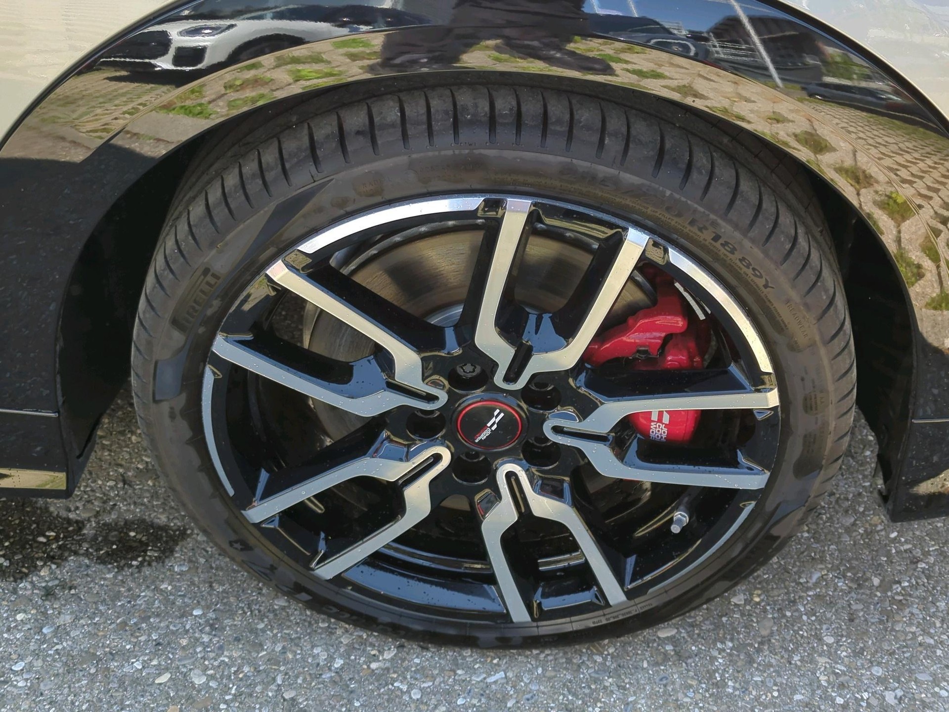 MINI John Cooper Works Cabrio-image-8