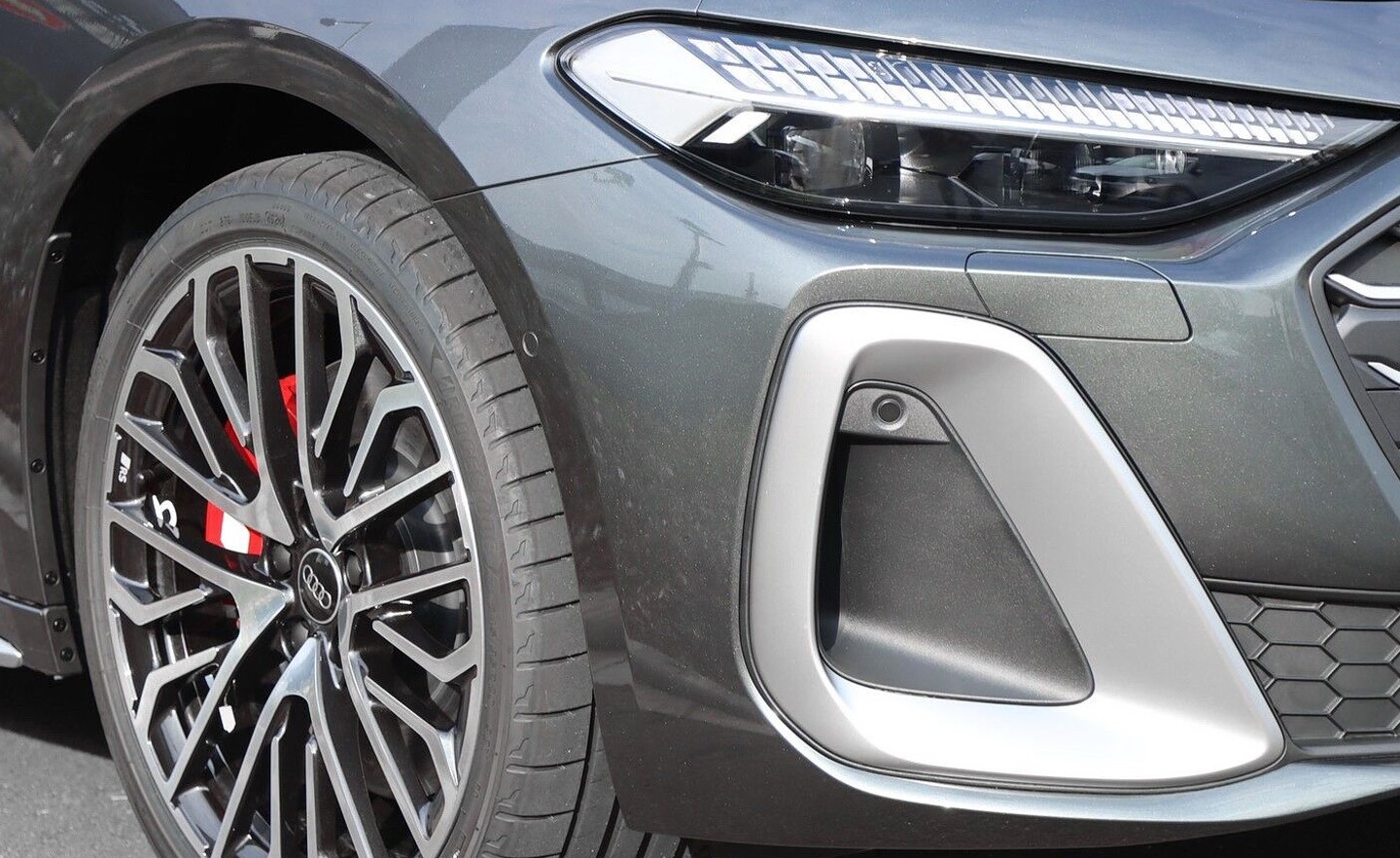 AUDI S5 Avant TFSI quattro S tronic-image-4