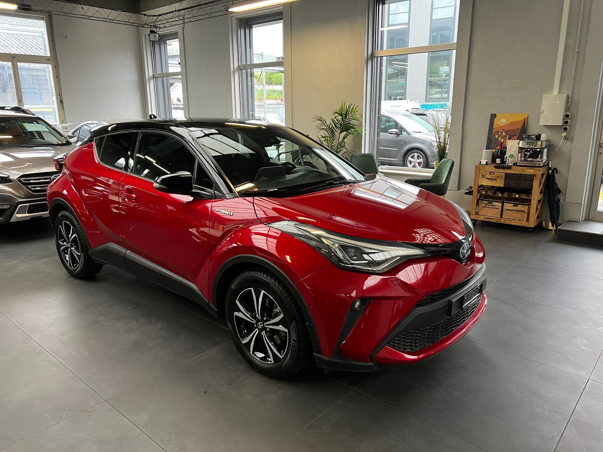 TOYOTA C-HR 2.0 HSD CVT Trend-image-2
