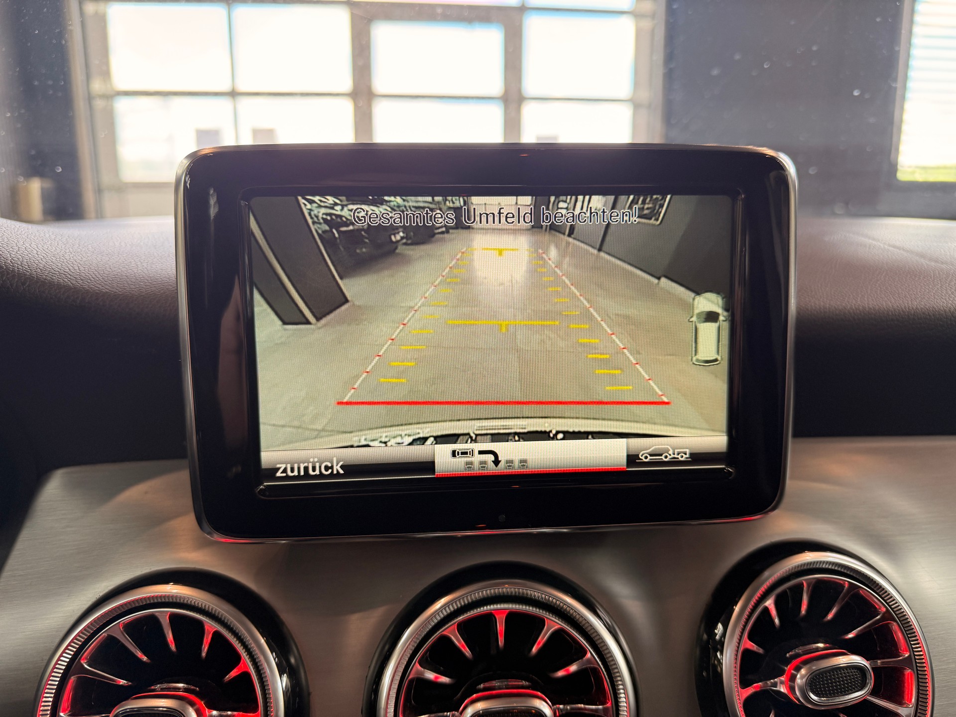 MERCEDES-BENZ GLA 250 AMG Line 4m-image-17