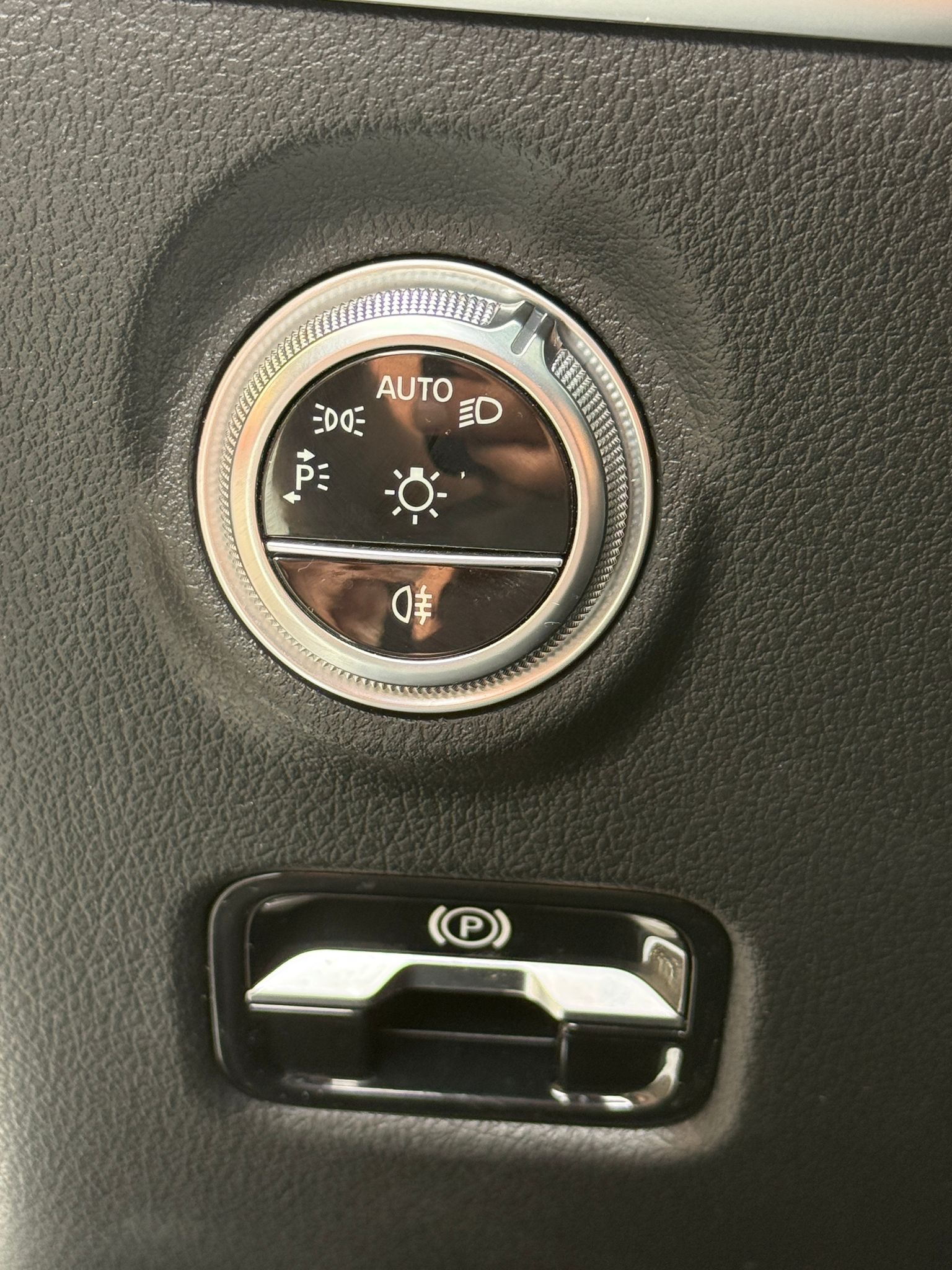 MERCEDES-BENZ C 200 AMG Line 4matic Kombi-image-19