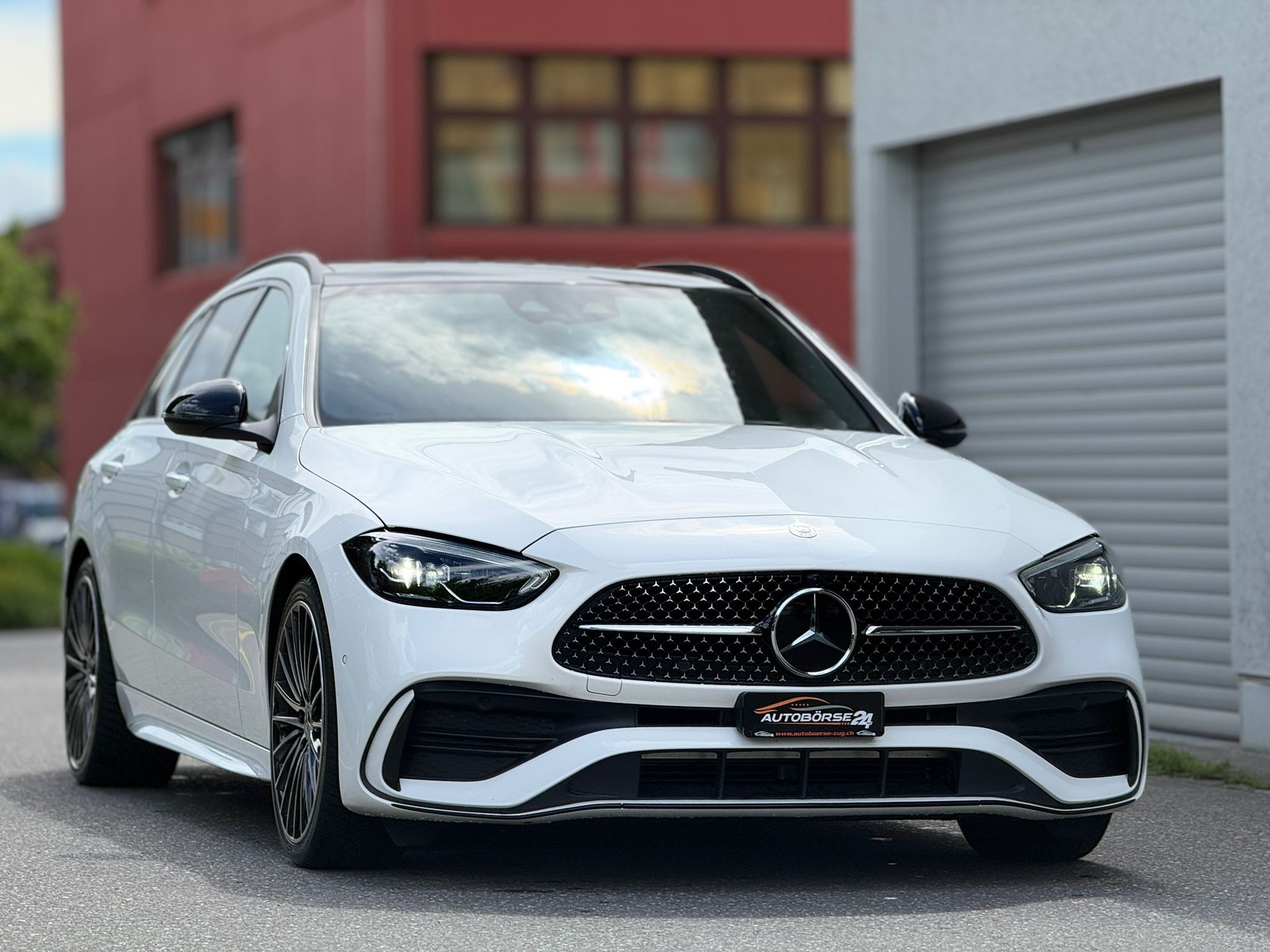 MERCEDES-BENZ C 200 AMG Line 4matic Kombi-showroom-element-1