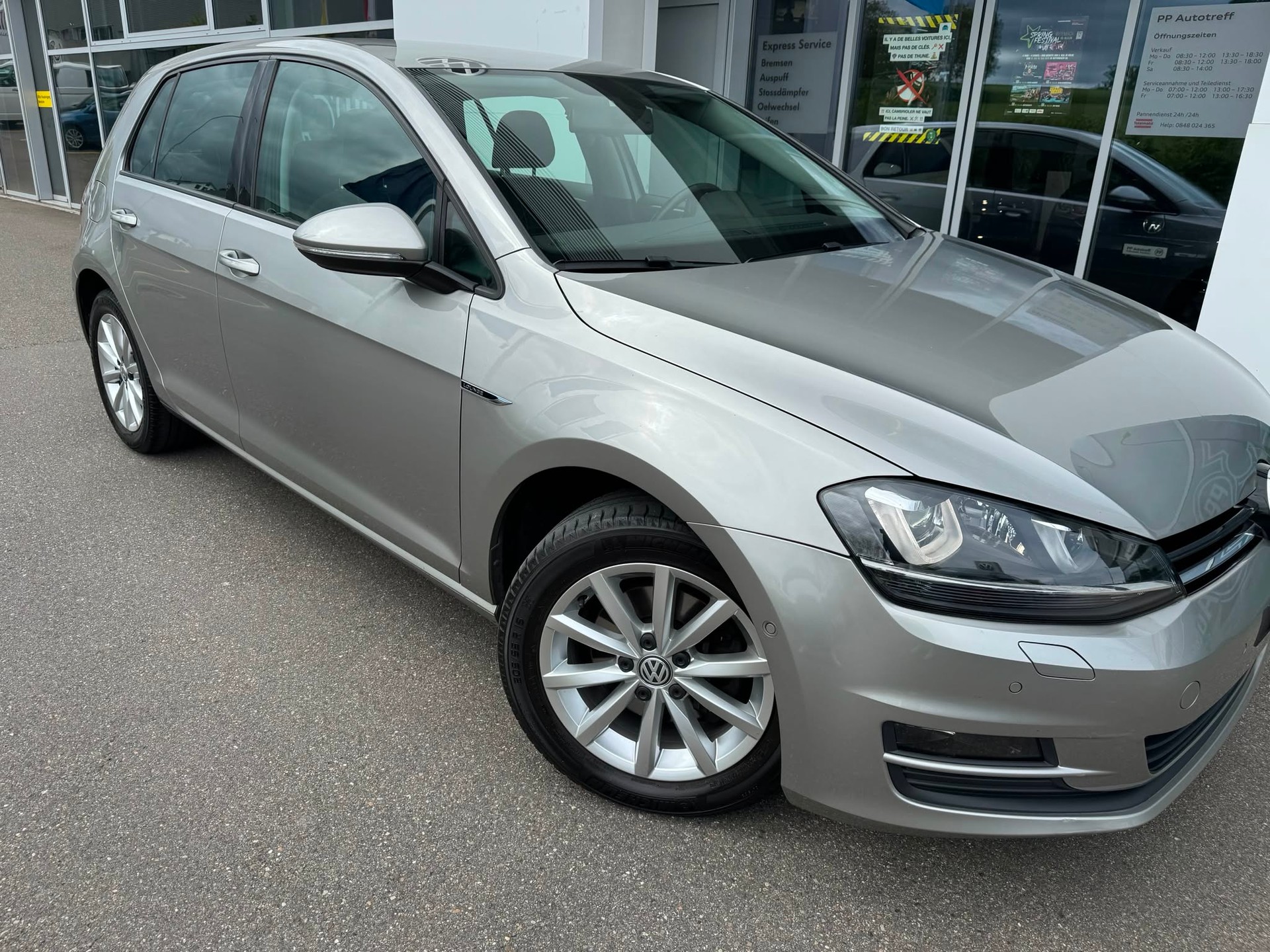 VW Golf 1.4 TSI Lounge DSG-image-1