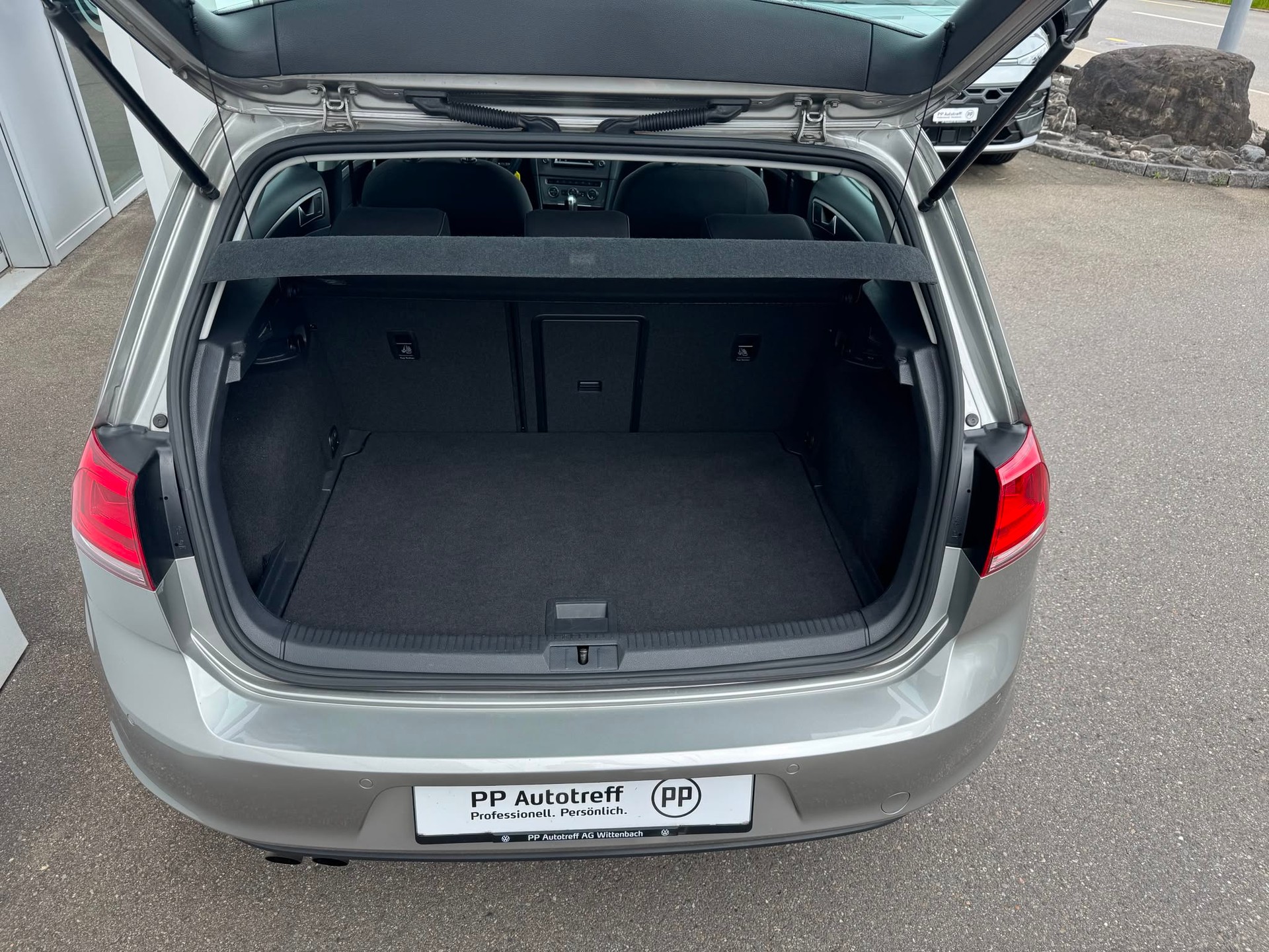 VW Golf 1.4 TSI Lounge DSG-image-4