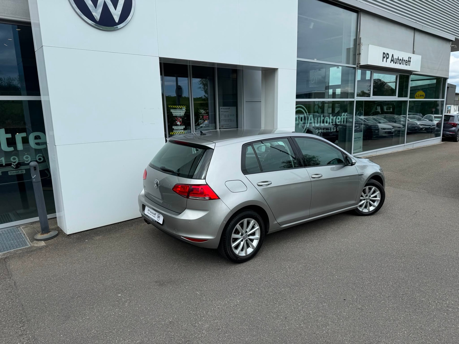VW Golf 1.4 TSI Lounge DSG-image-3