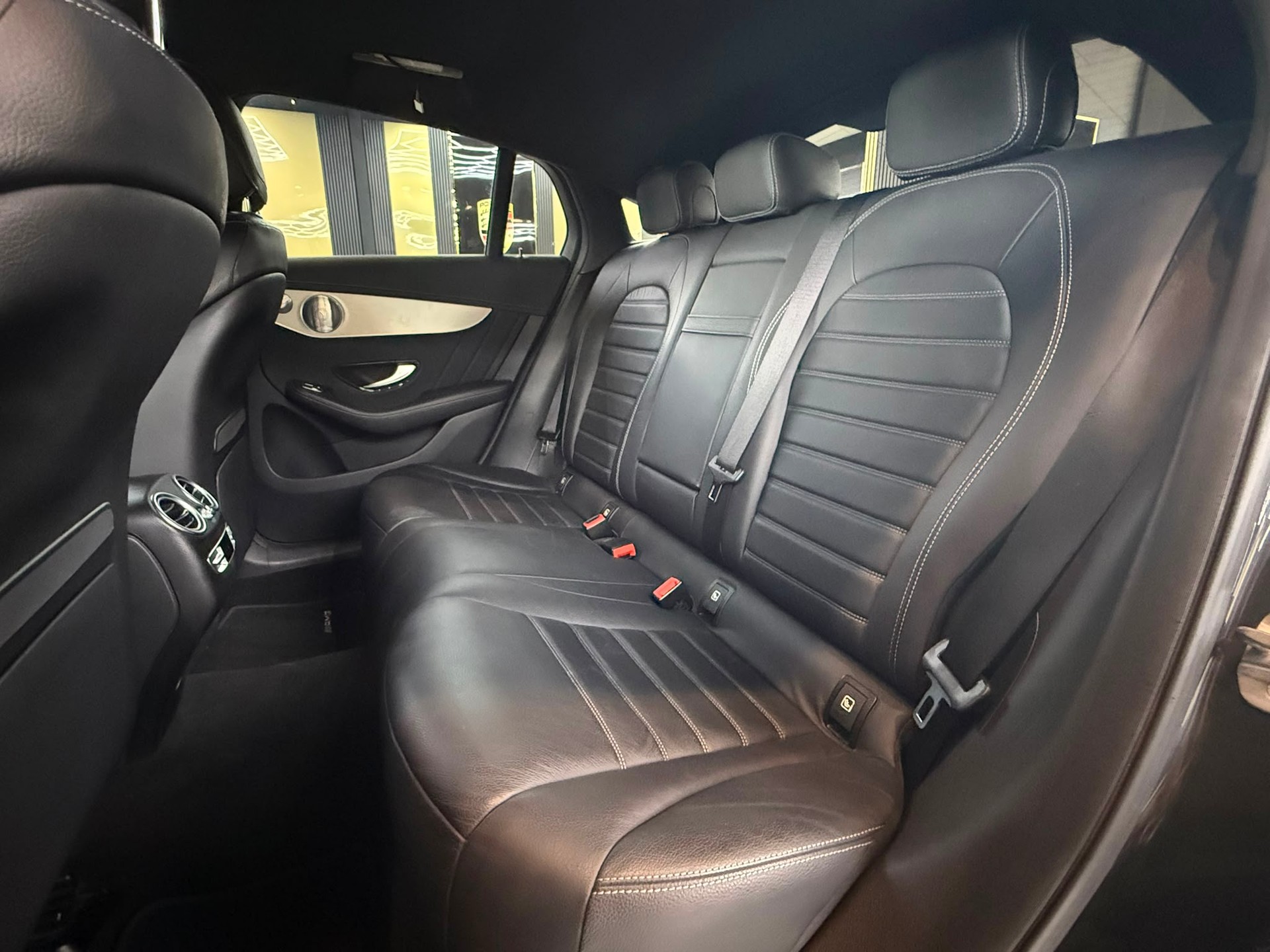 MERCEDES-BENZ GLC Coupé 300 d AMG Line 4Matic 9G-Tronic-image-14