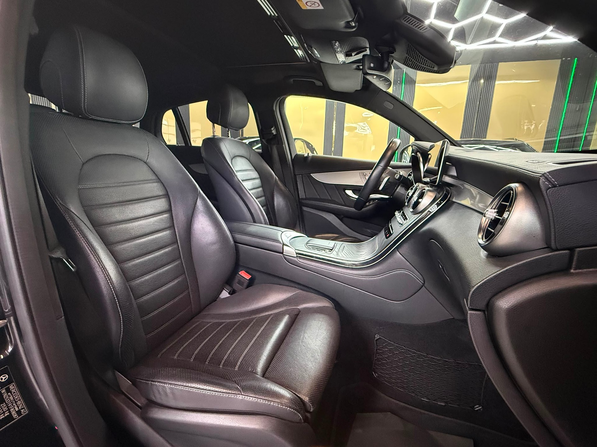 MERCEDES-BENZ GLC Coupé 300 d AMG Line 4Matic 9G-Tronic-image-11