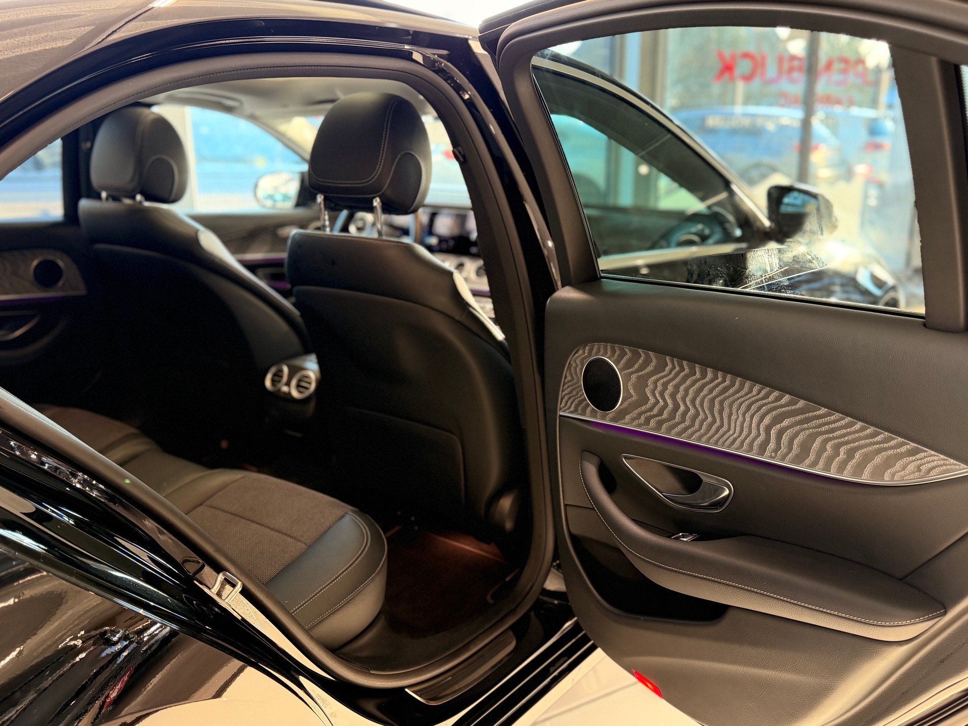 MERCEDES-BENZ E 200 d Avantgarde 9G-Tronic-image-20