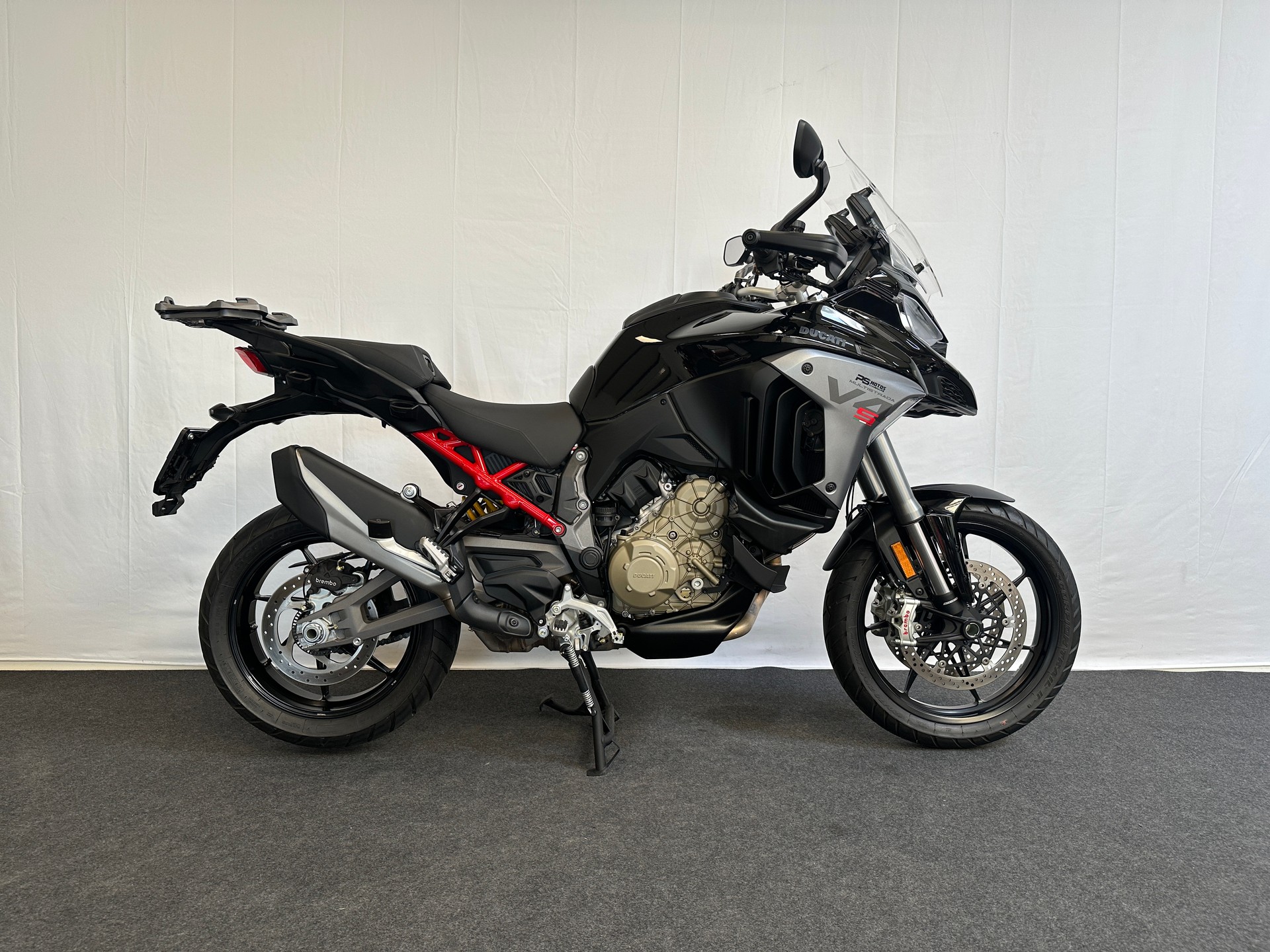 DUCATI Multistrada V4 S Travel & Radar-showroom-element-2