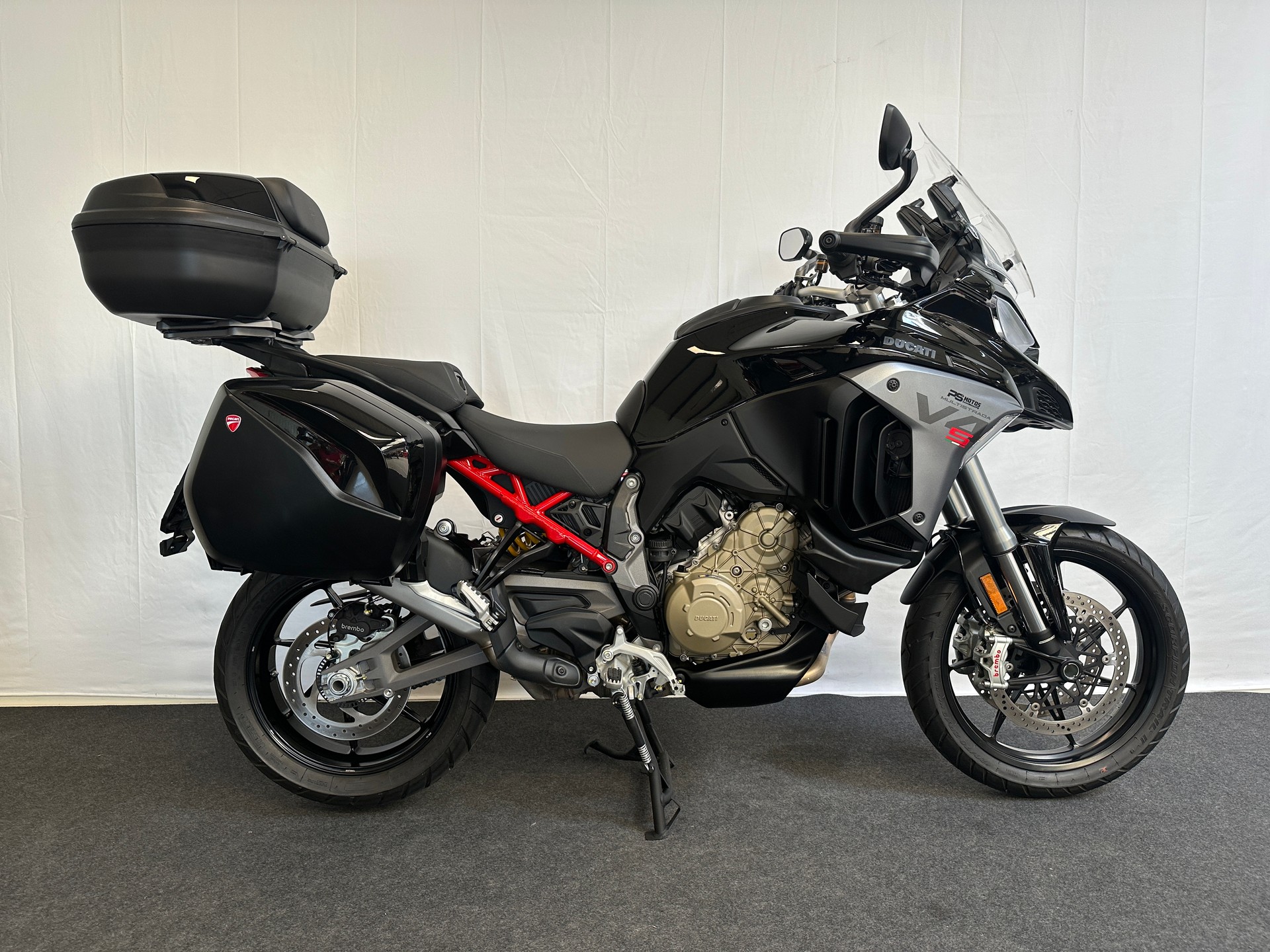 DUCATI Multistrada V4 S Travel & Radar-showroom-element-1