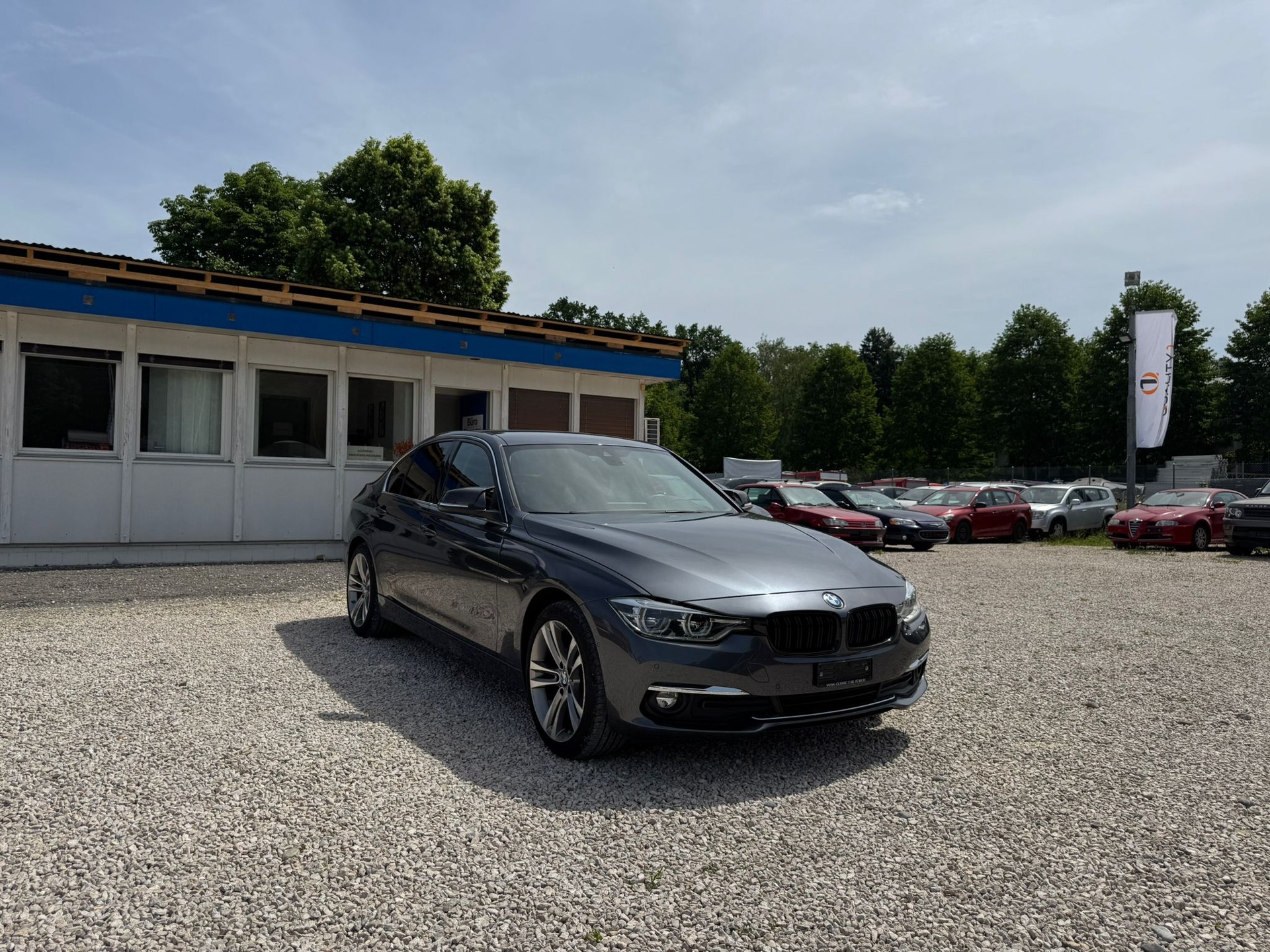 BMW 320d xDrive Luxury Line Steptronic-showroom-element-2
