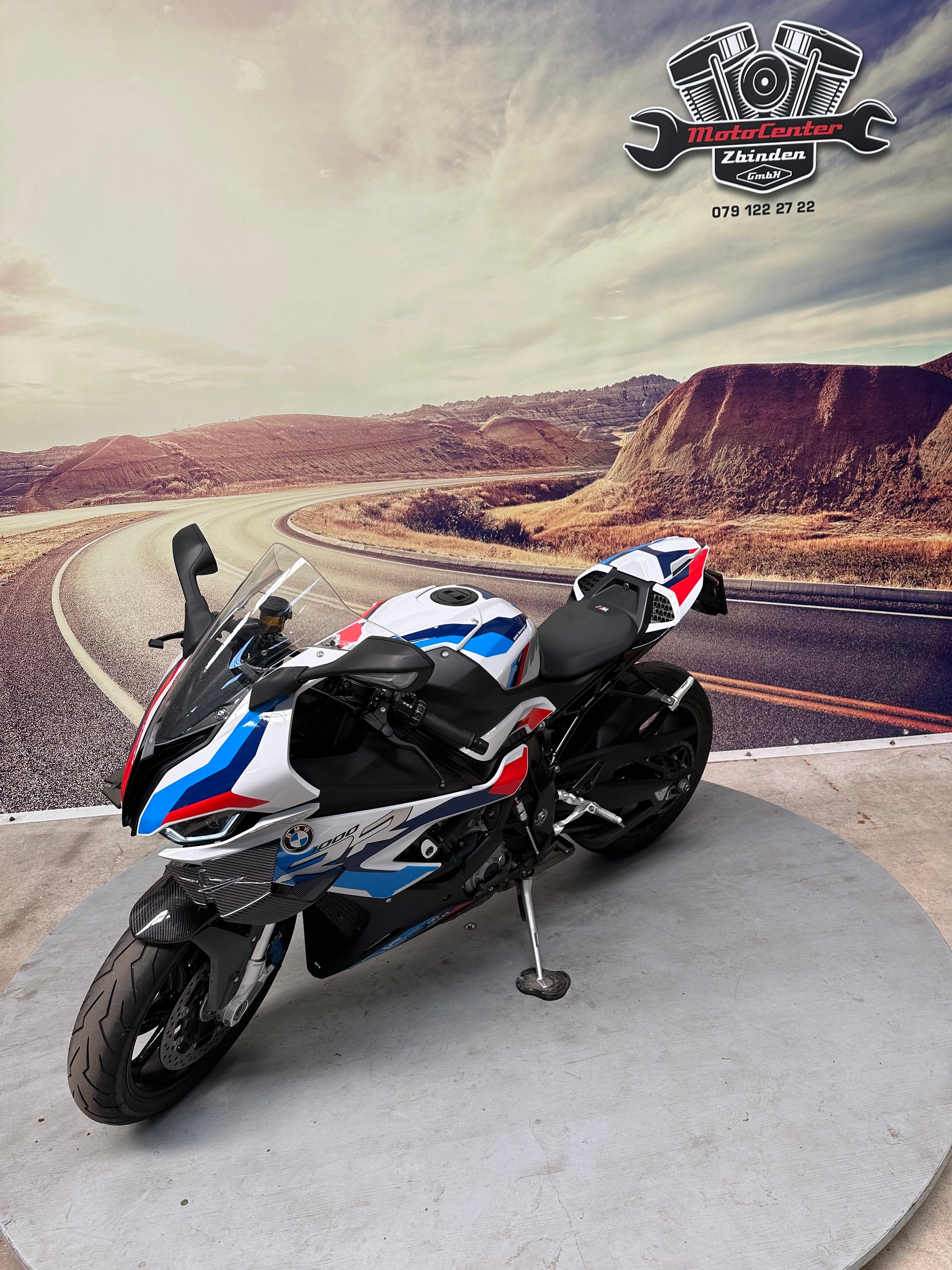 BMW M 1000 RR Akrapovic Carbon-showroom-element-3