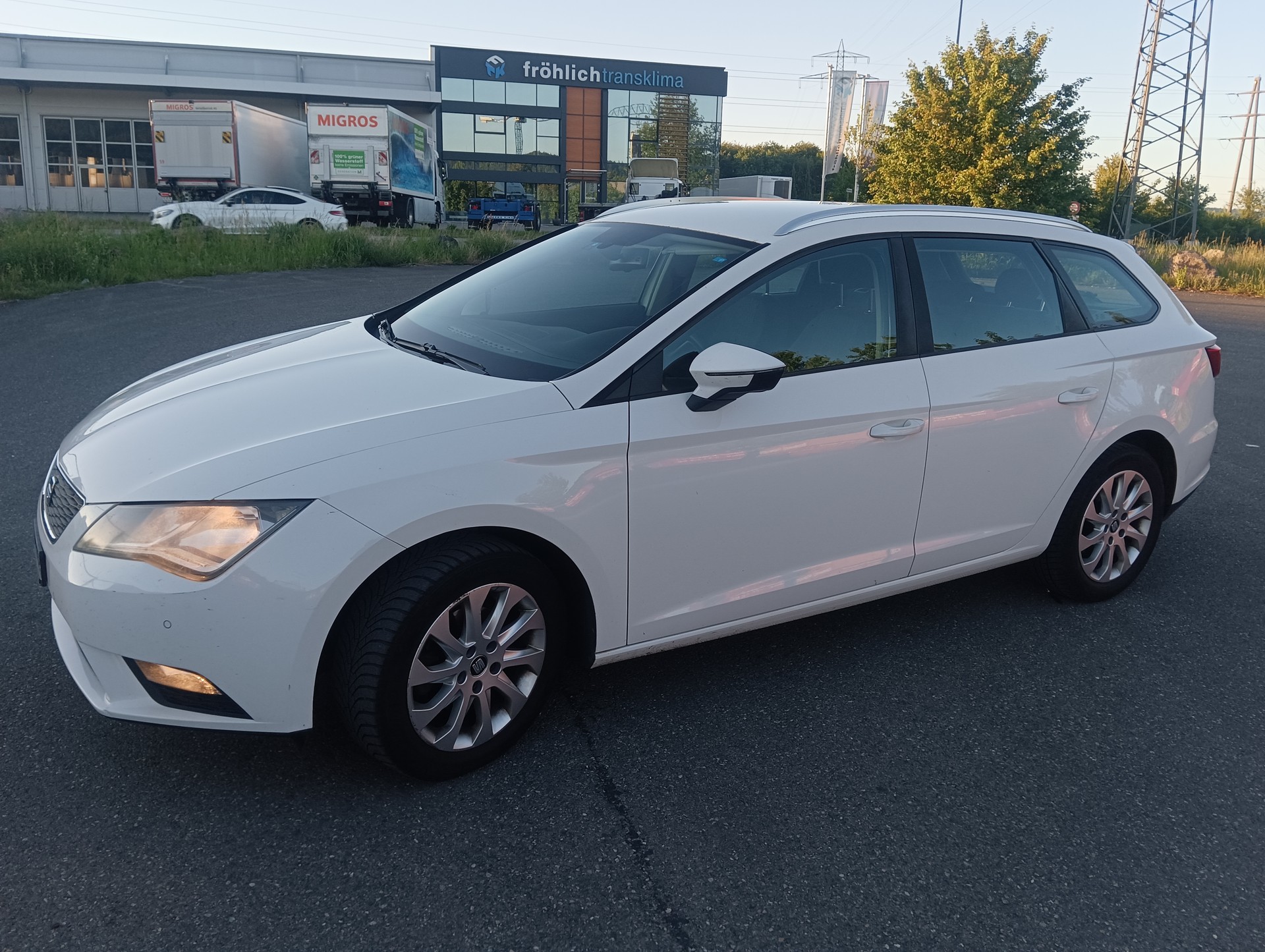 SEAT Leon ST 1.6 TDI Style DSG-image-3