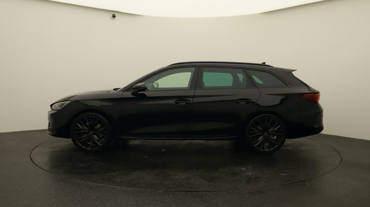 CUPRA LEON ST 1.5 e-HYBRID pHEV VZ Black Edition-image-1