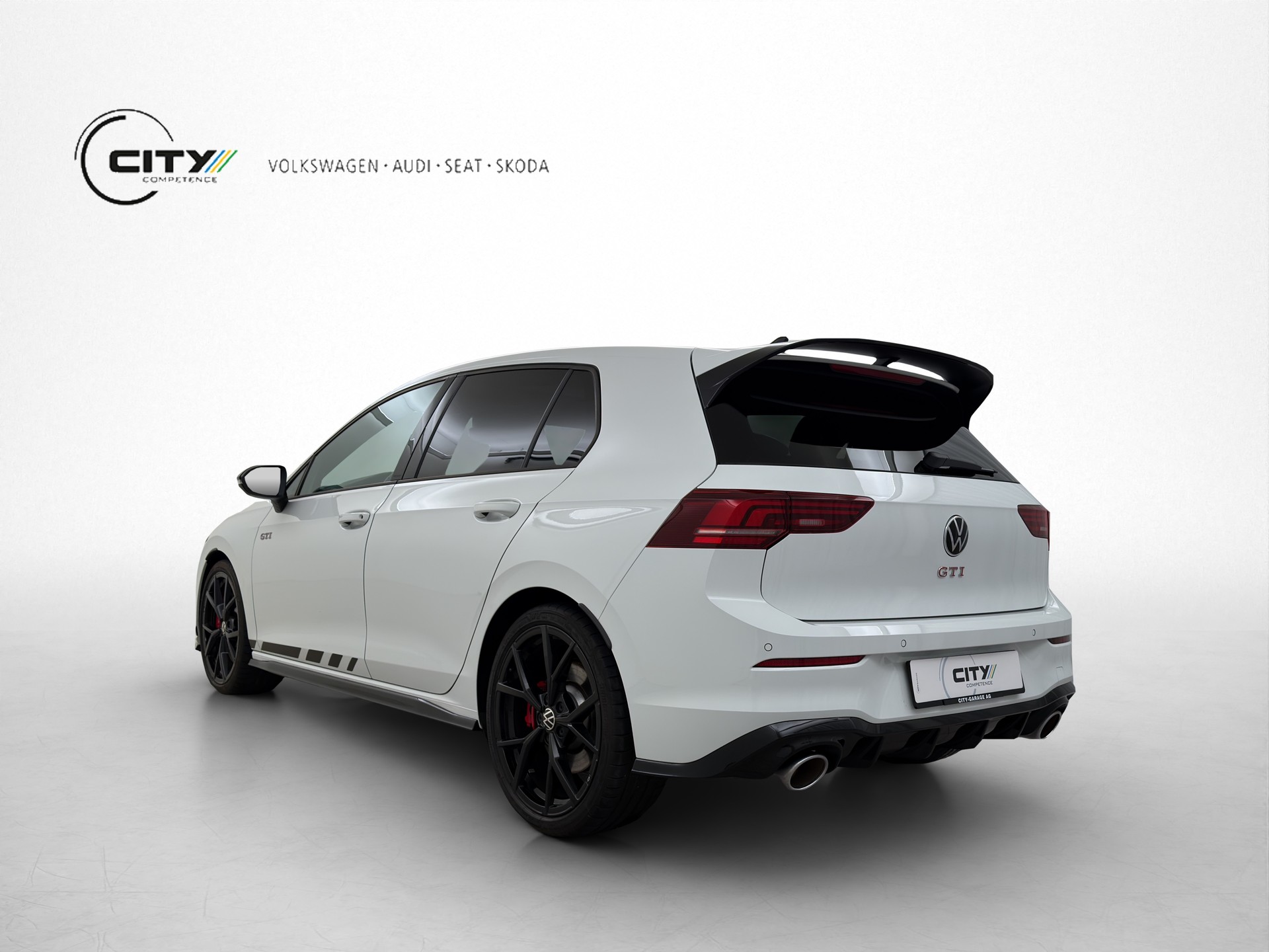 VW Golf 8 2.0 TSI GTI Clubsport Black Style-image-3