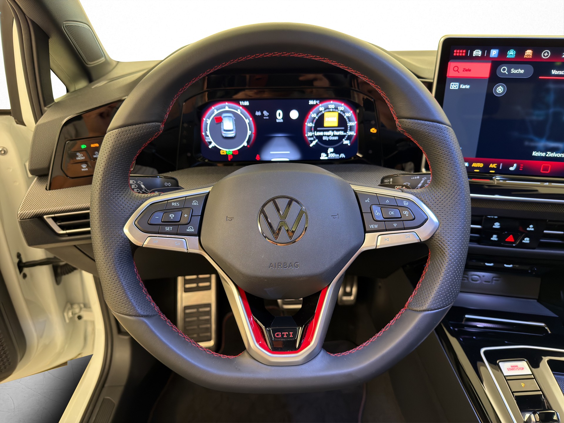 VW Golf 8 2.0 TSI GTI Clubsport Black Style-image-11