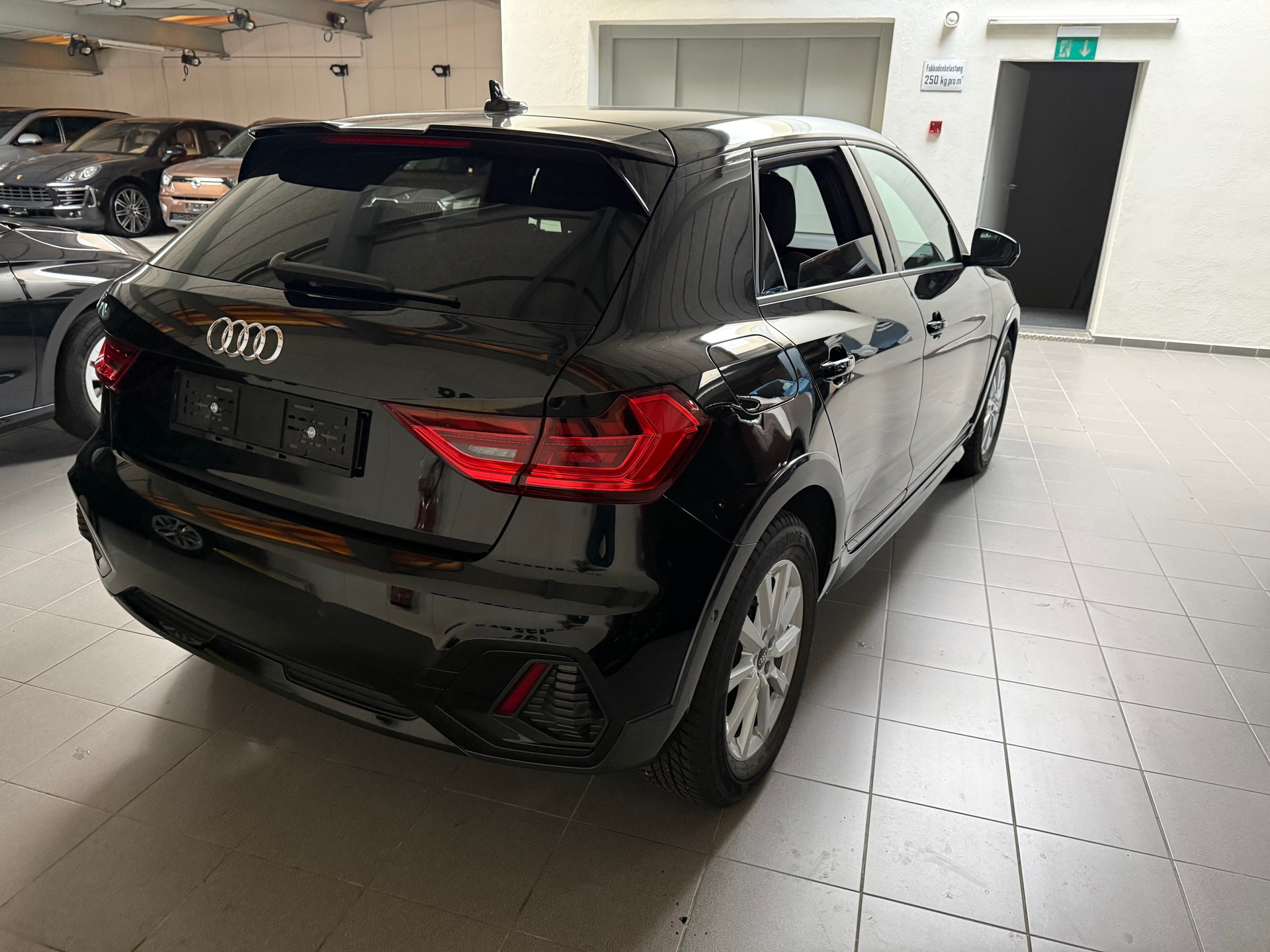AUDI A1 allstreet 30 TFSI S-tronic-image-7