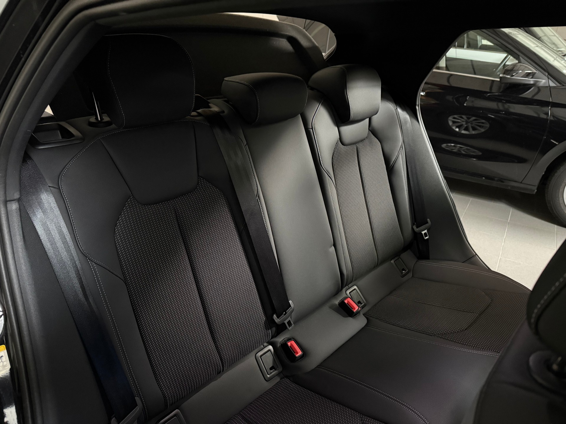 AUDI A1 allstreet 30 TFSI S-tronic-image-13