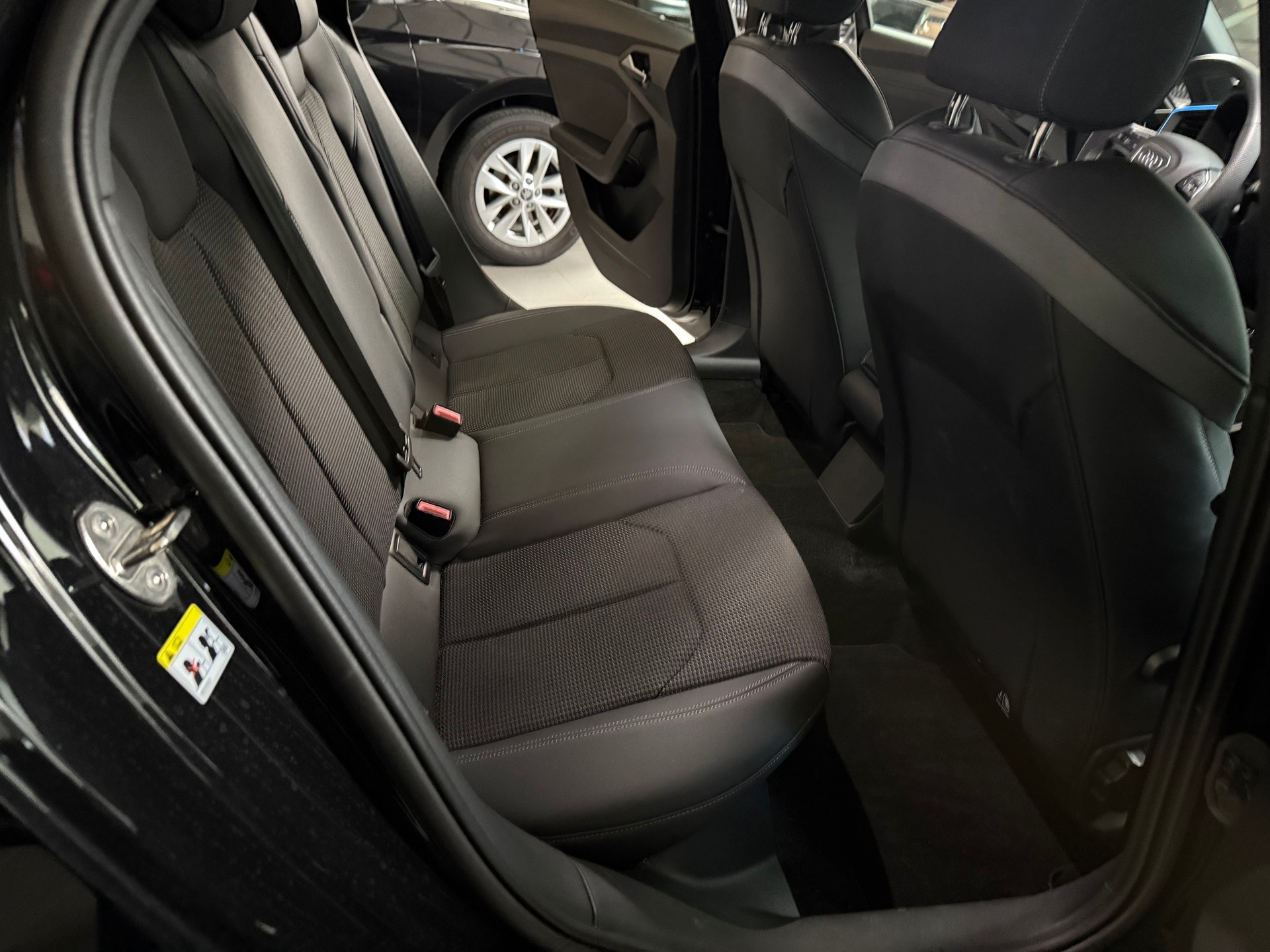 AUDI A1 allstreet 30 TFSI S-tronic-image-12