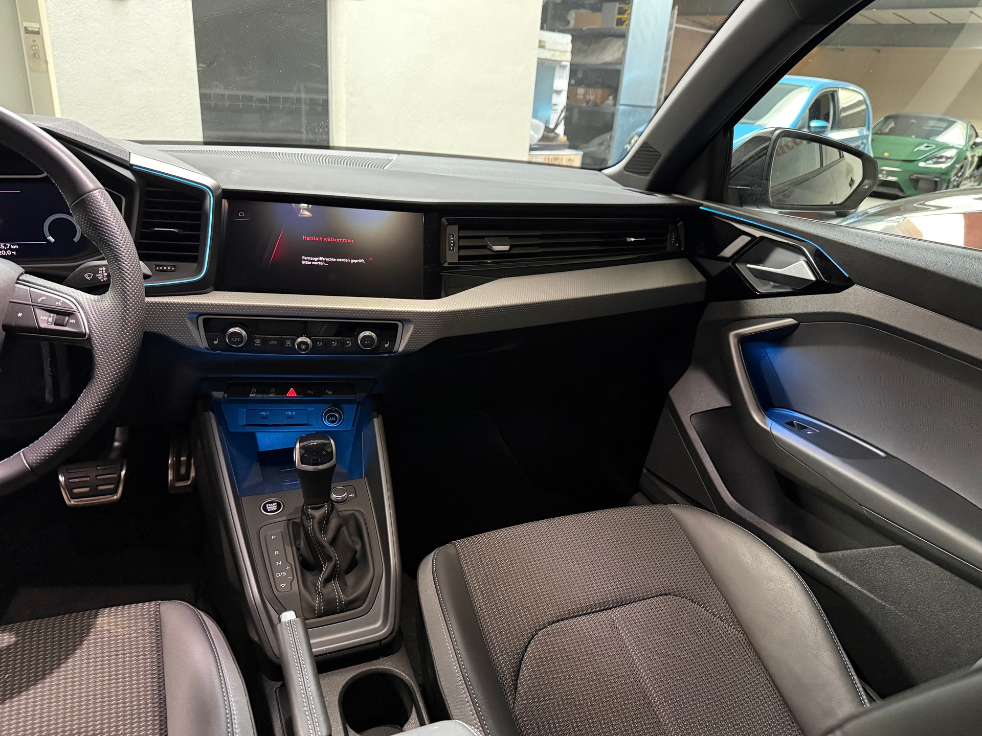 AUDI A1 allstreet 30 TFSI S-tronic-image-11
