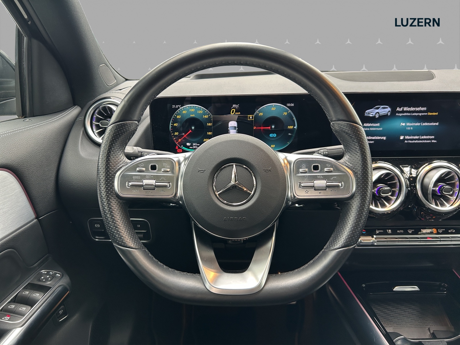 MERCEDES-BENZ EQA 300 AMG Line 4Matic-image-9