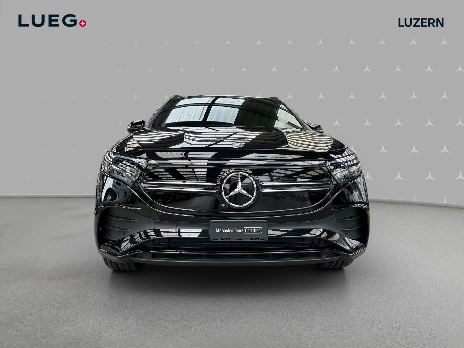 MERCEDES-BENZ EQA 300 AMG Line 4Matic-image-5