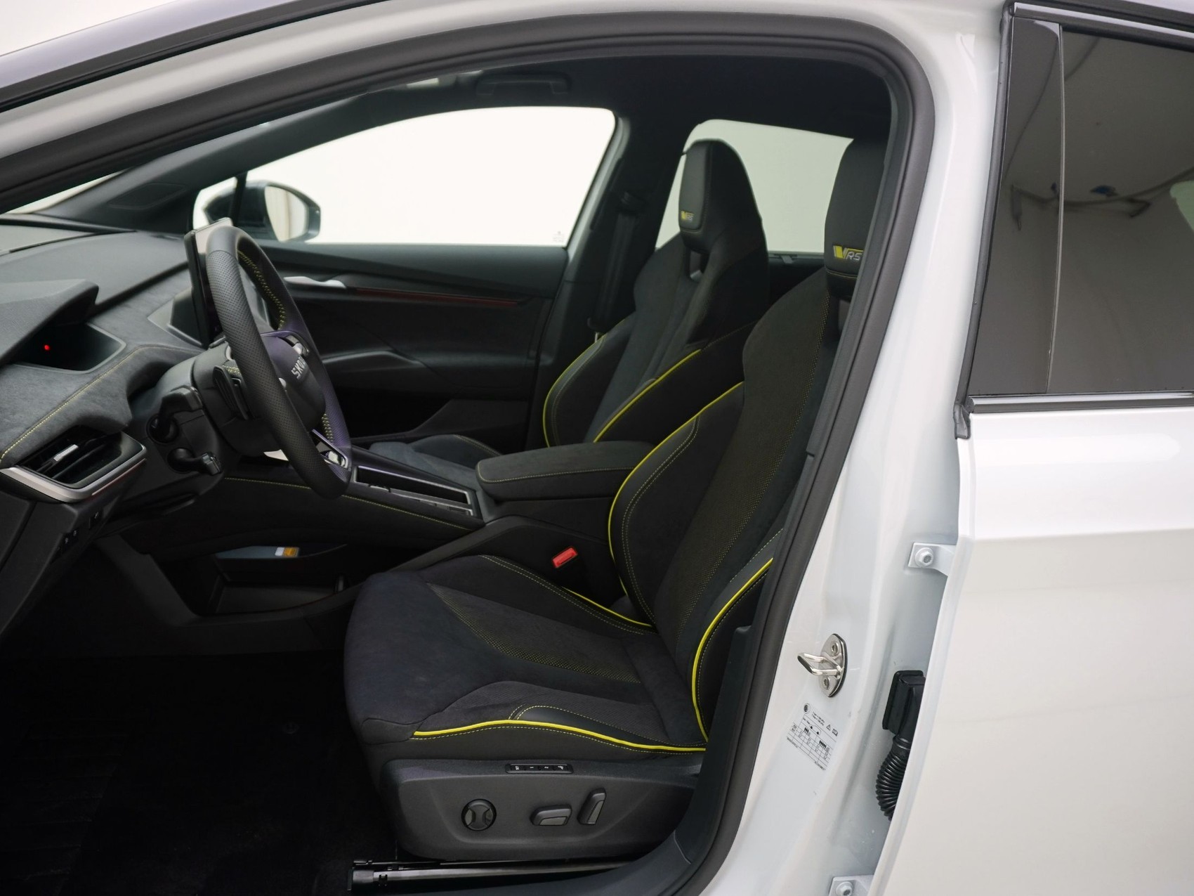 SKODA Elroq RS-MAXX 4x4-image-12