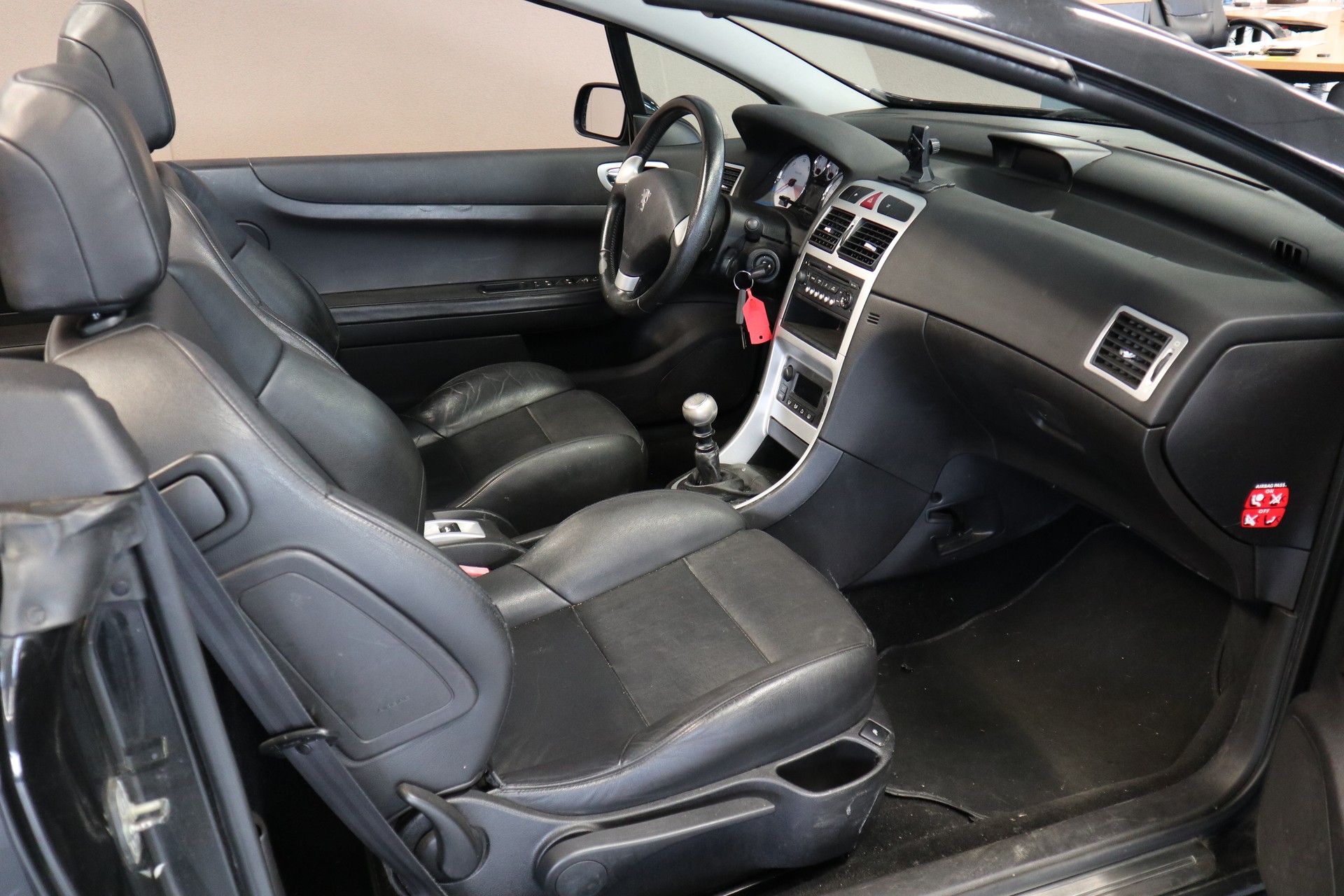 PEUGEOT 307 CC 2.0 HDI Dynamic-image-8