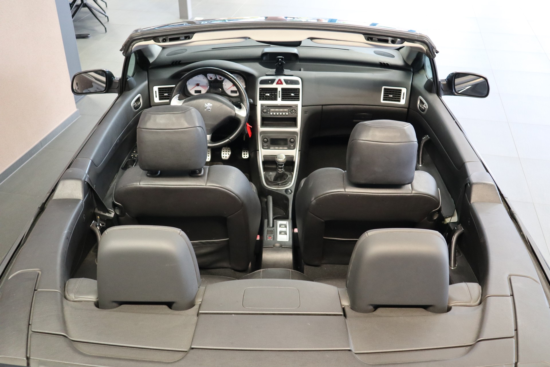 PEUGEOT 307 CC 2.0 HDI Dynamic-image-11