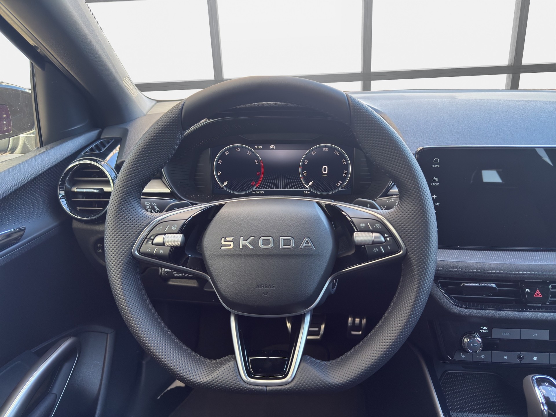 SKODA Fabia 1.0 TSI Dynamic DSG-image-8