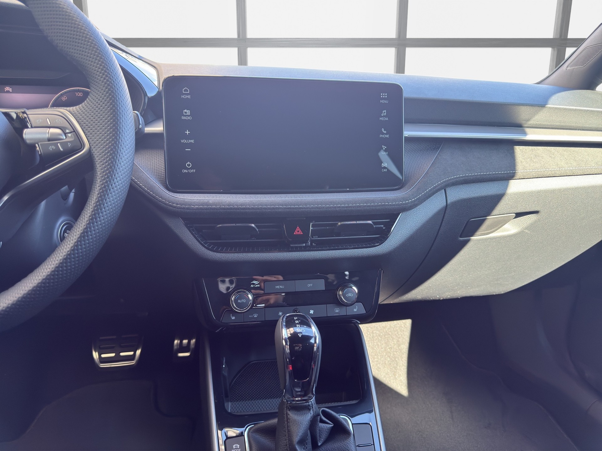 SKODA Fabia 1.0 TSI Dynamic DSG-image-9