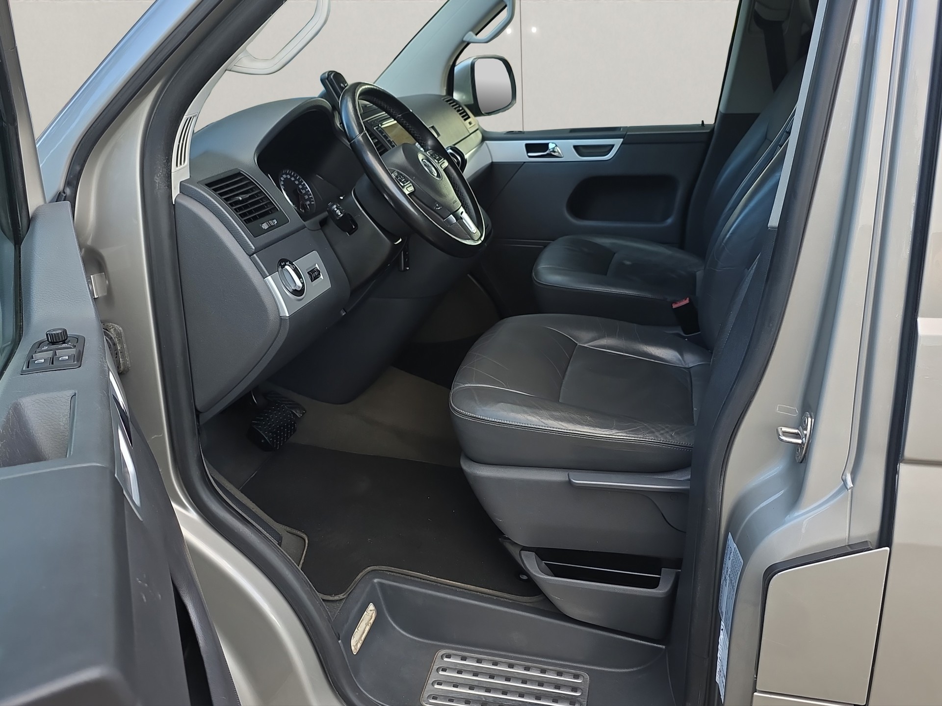 VW T5 Multivan 2.0 Bi-TDI CR Highline DSG-image-8