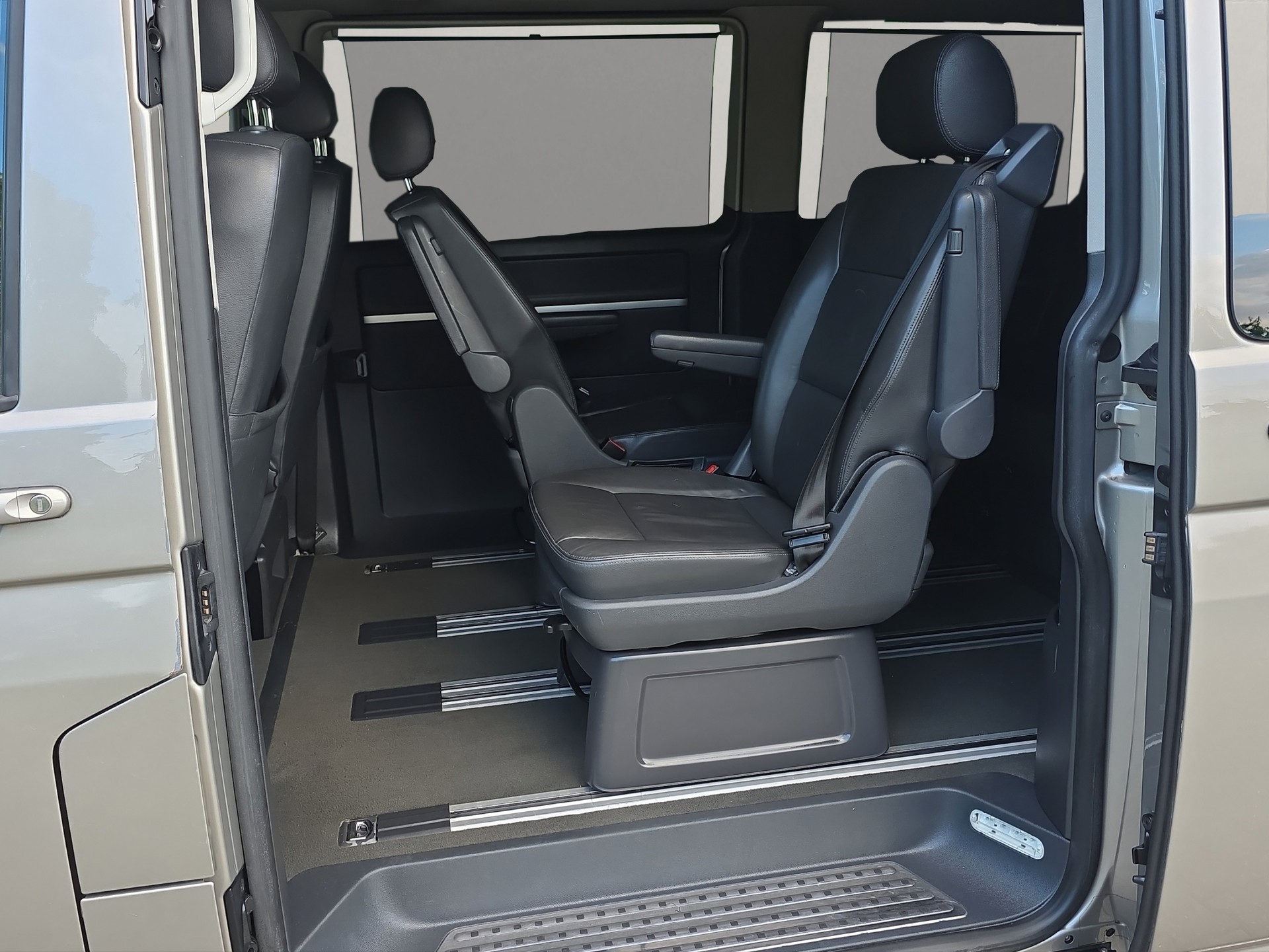 VW T5 Multivan 2.0 Bi-TDI CR Highline DSG-image-9