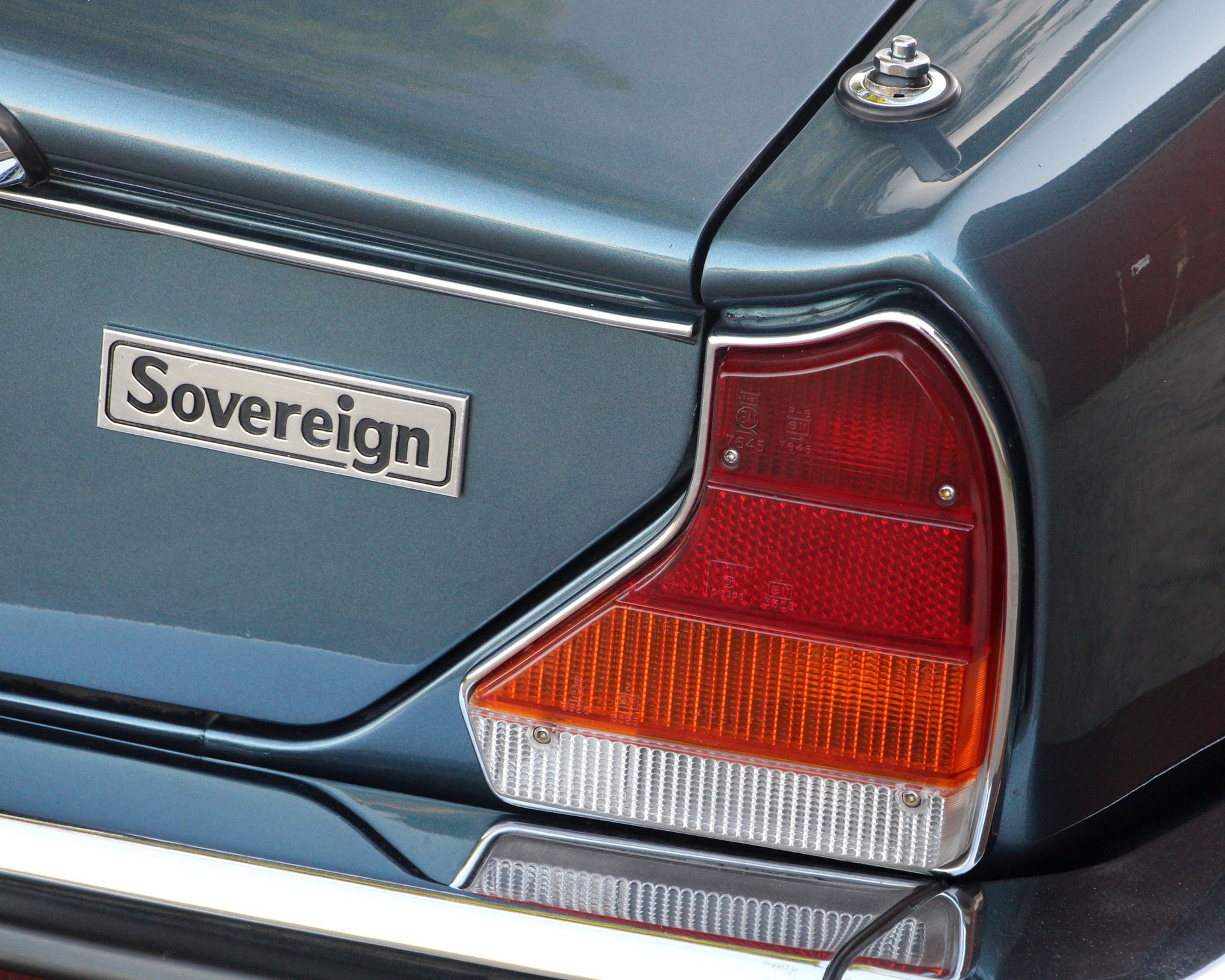 JAGUAR XJ6 4.2 Sovereign-image-24