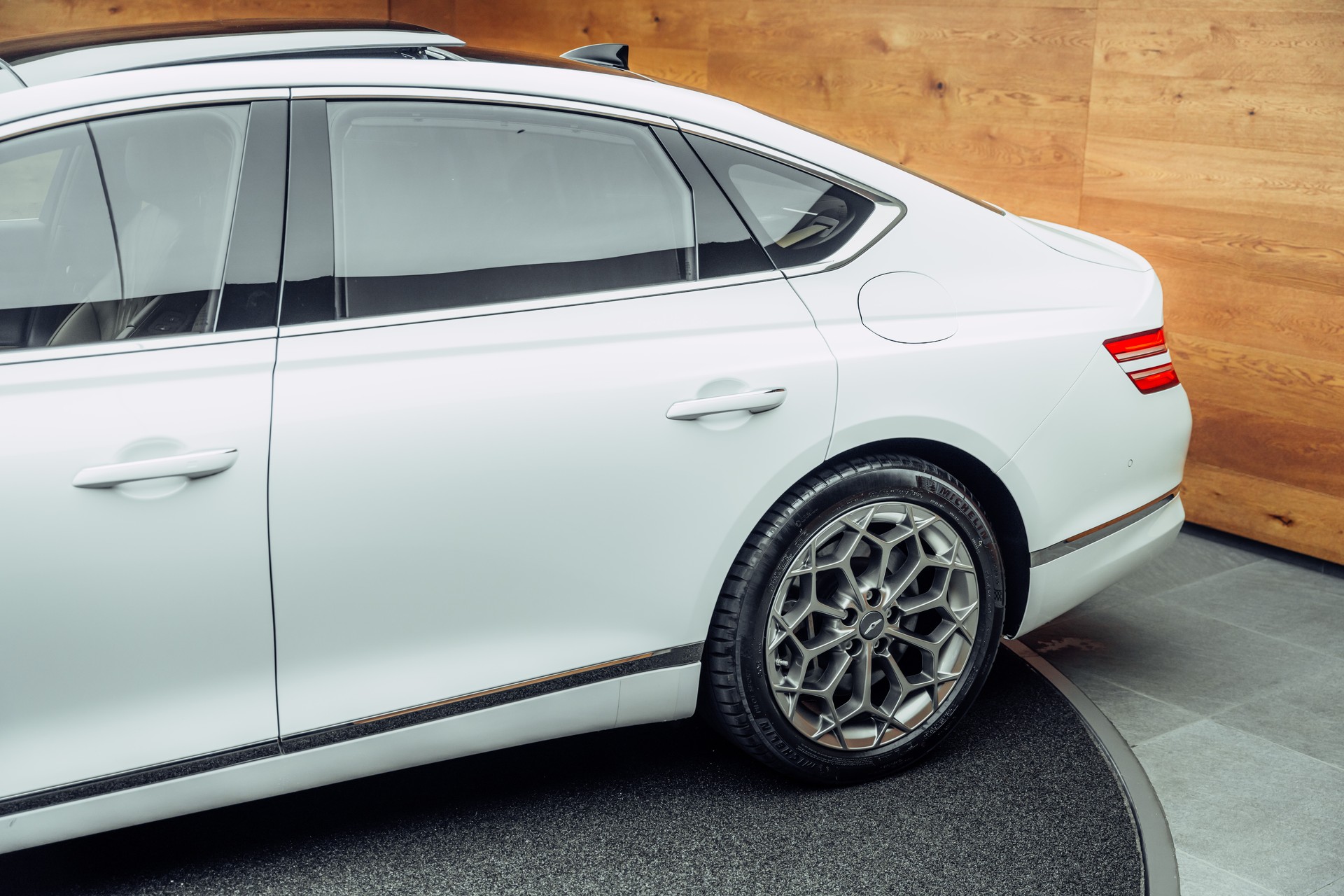 GENESIS G80 2.5 TGDI Luxus AT8 AWD-image-19