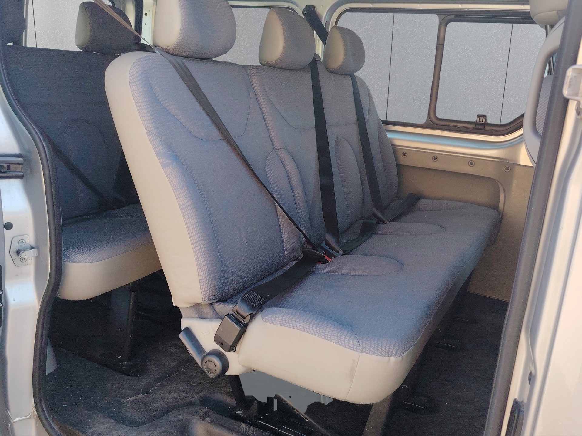RENAULT Trafic 1.9 dCi 100 2.9t-image-10