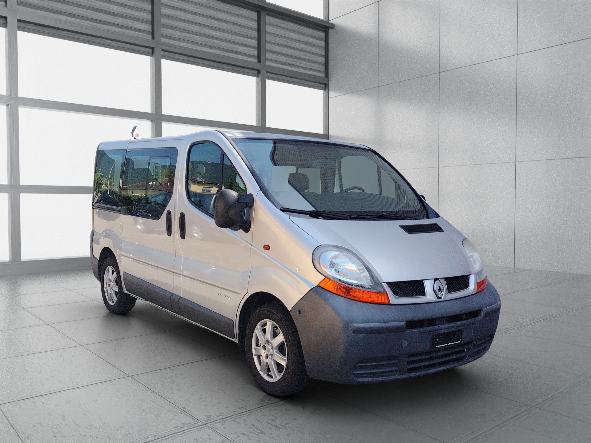 RENAULT Trafic 1.9 dCi 100 2.9t-image-2