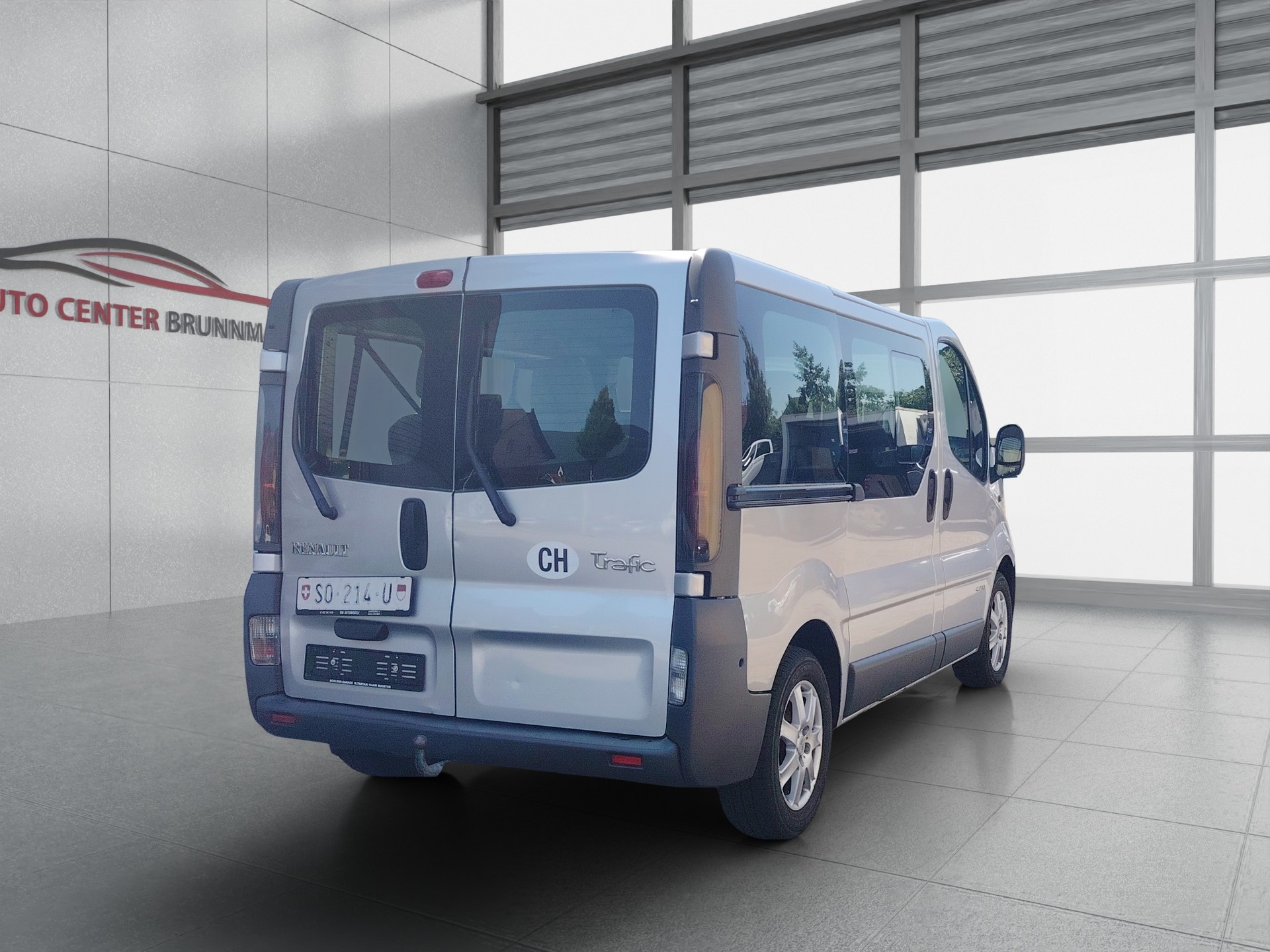 RENAULT Trafic 1.9 dCi 100 2.9t-image-4