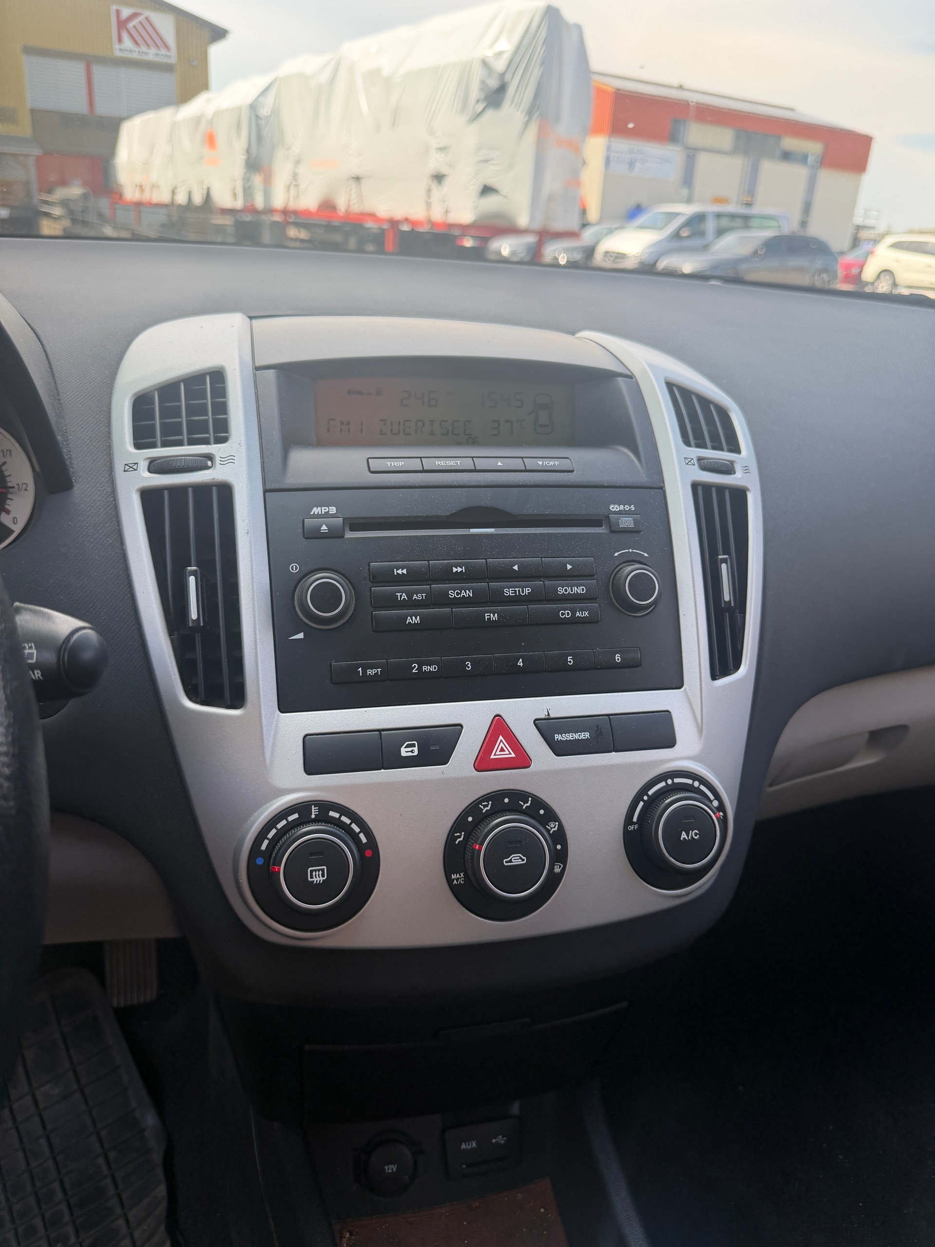 KIA Cee'd Sporty Wagon 1.4 16V Eco-image-9