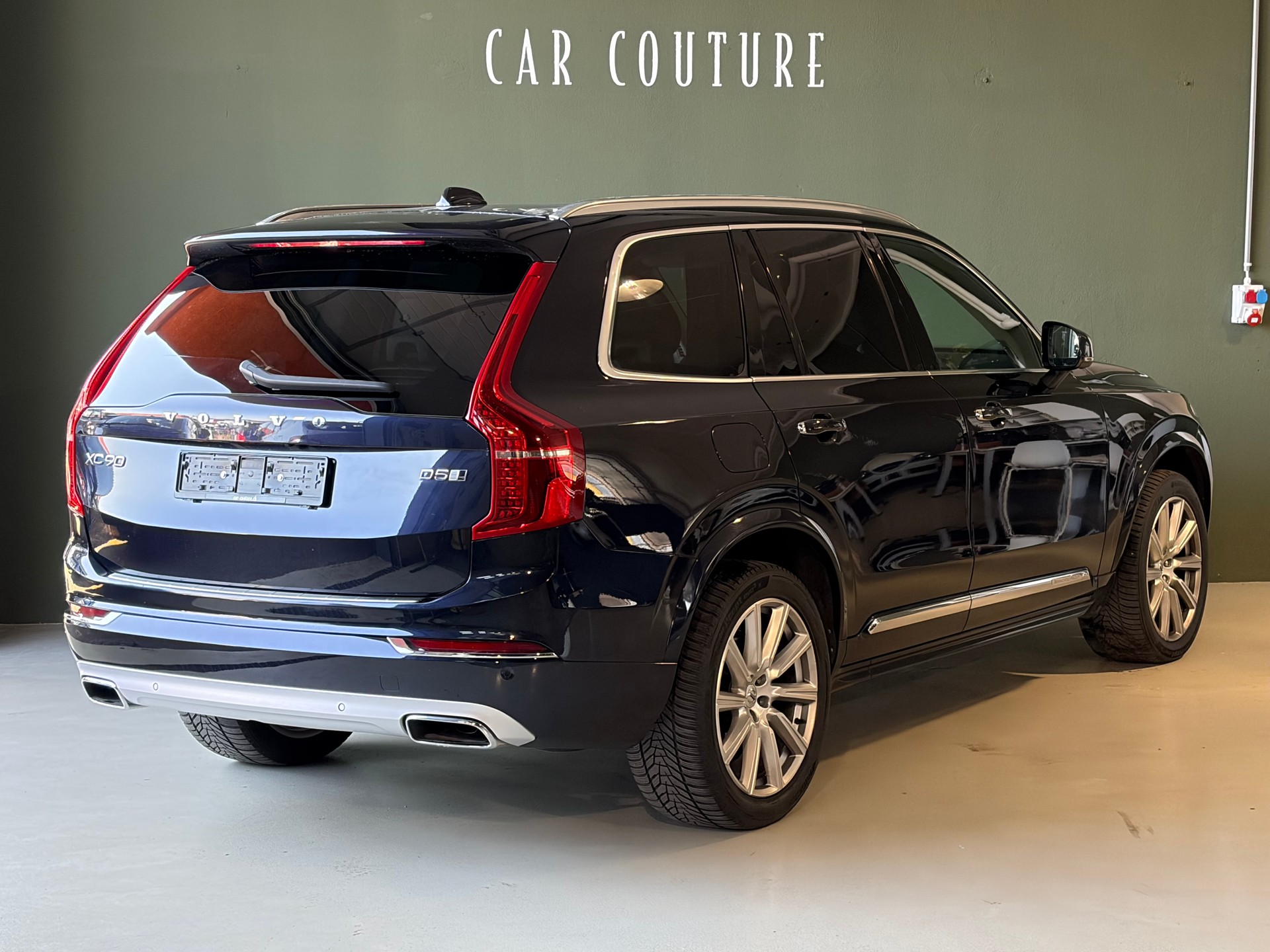 VOLVO XC90 D5 AWD Inscription Geartronic * STANDHEIZUNG*ANHÄNGERKUPPLUNG*-image-3