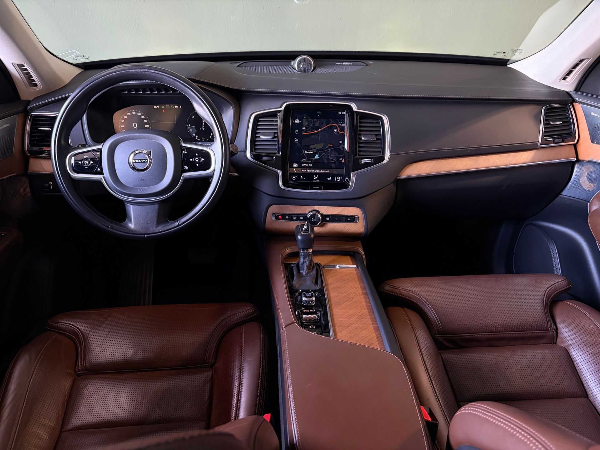 VOLVO XC90 D5 AWD Inscription Geartronic * STANDHEIZUNG*ANHÄNGERKUPPLUNG*-image-4